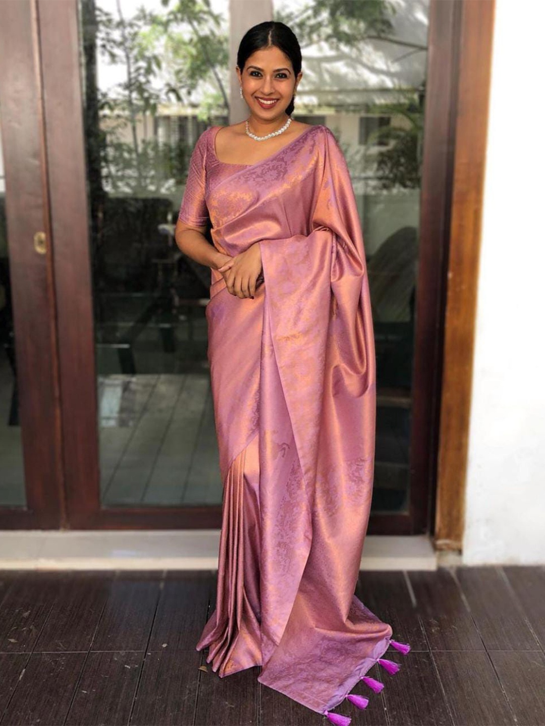 

Quelea Floral Woven Design Zari Pure Silk Banarasi Saree, Pink