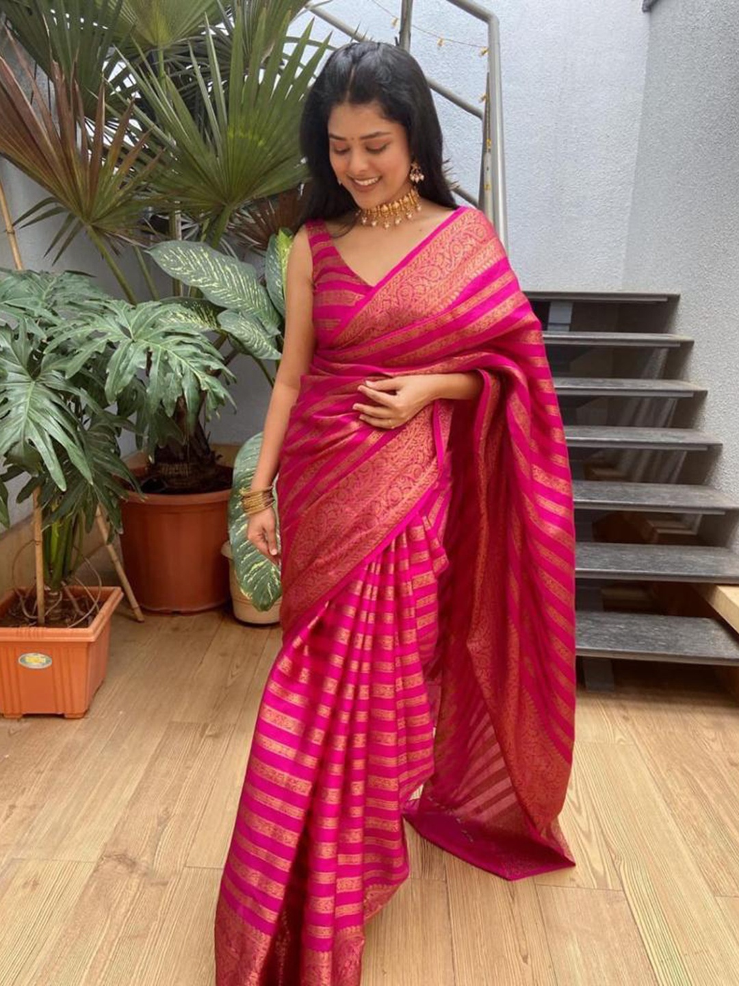 

Quelea Striped Woven Design Zari Pure Silk Banarasi Saree, Pink