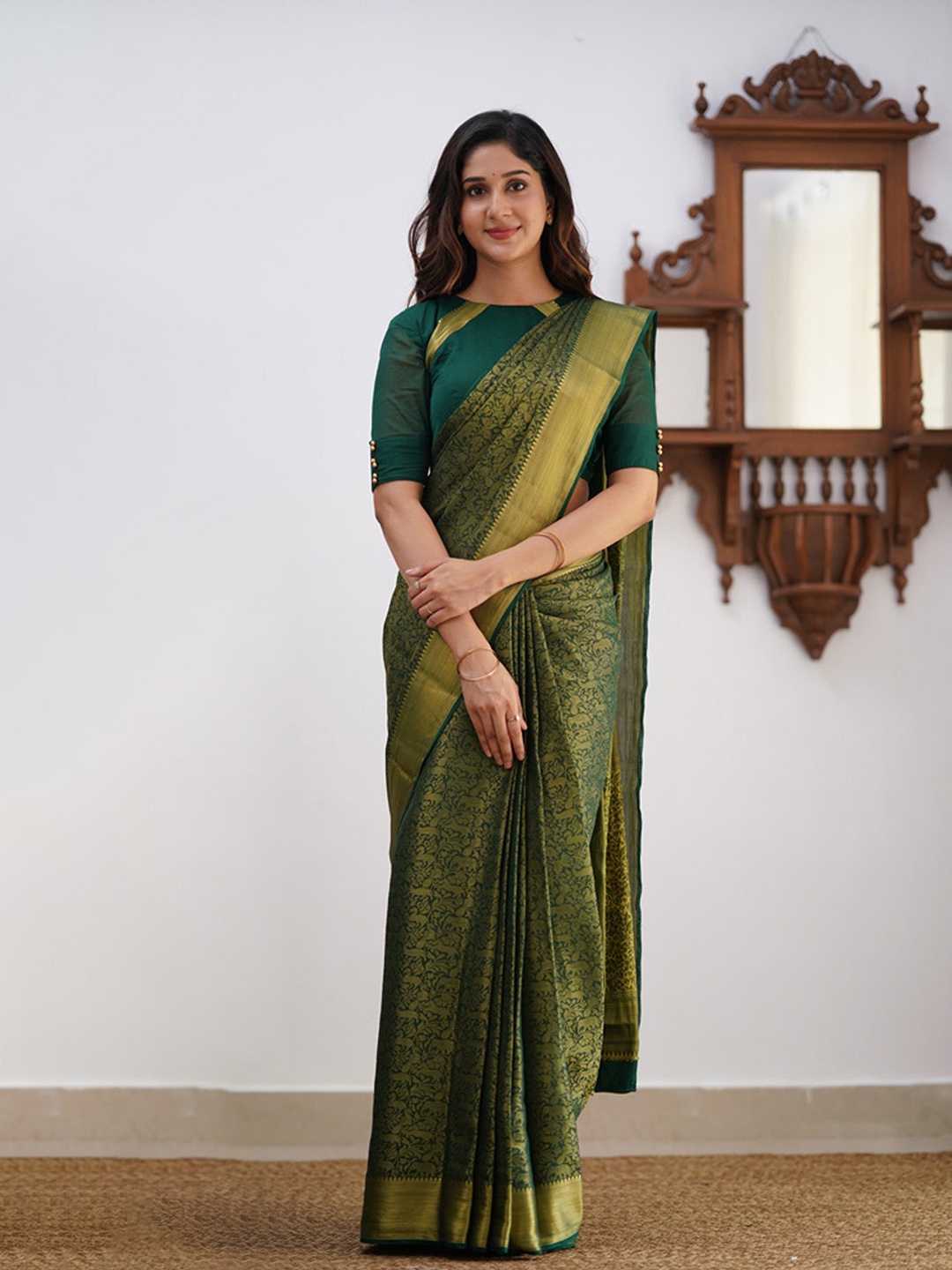 

Quelea Woven Design Zari Pure Silk Banarasi Saree, Green