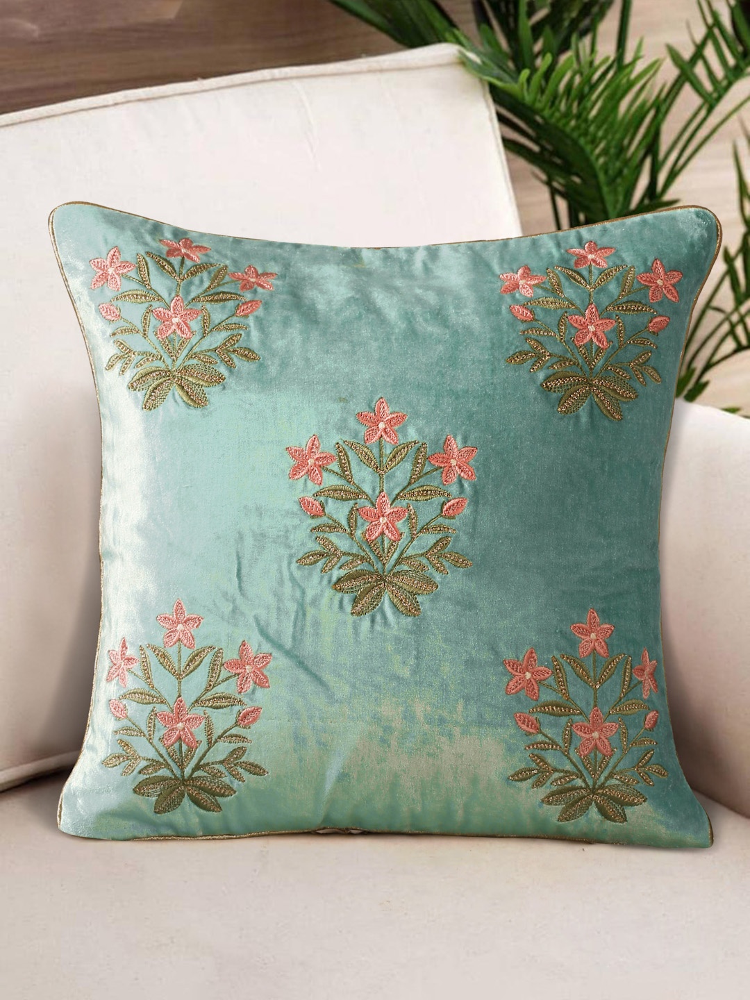 

NISRAG HOME Blue & Pink Floral Velvet Square Cushion Covers