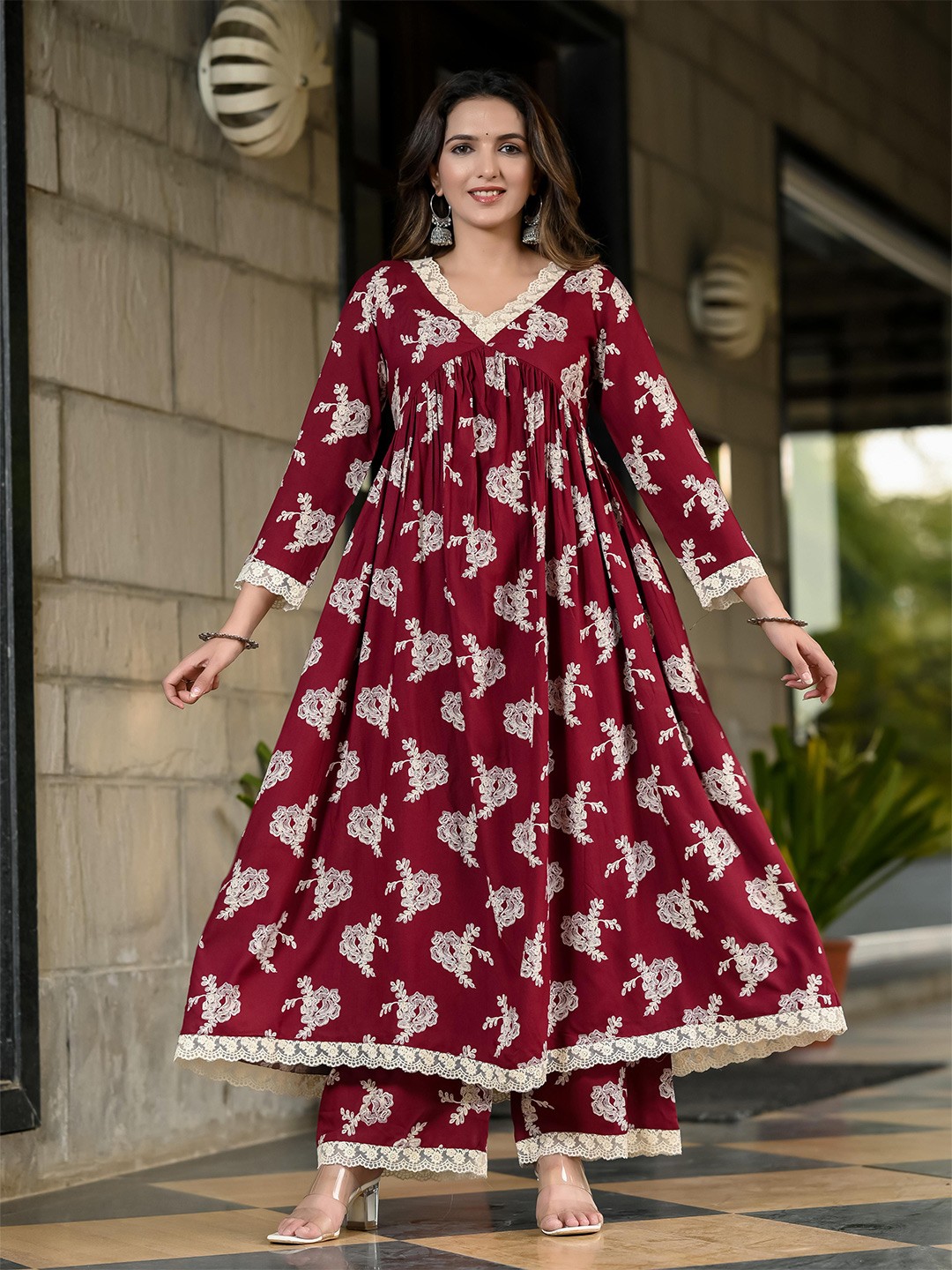 

Chandbaali Floral Yoke Design Regular Thread Work Kurta With Palazzo, Maroon