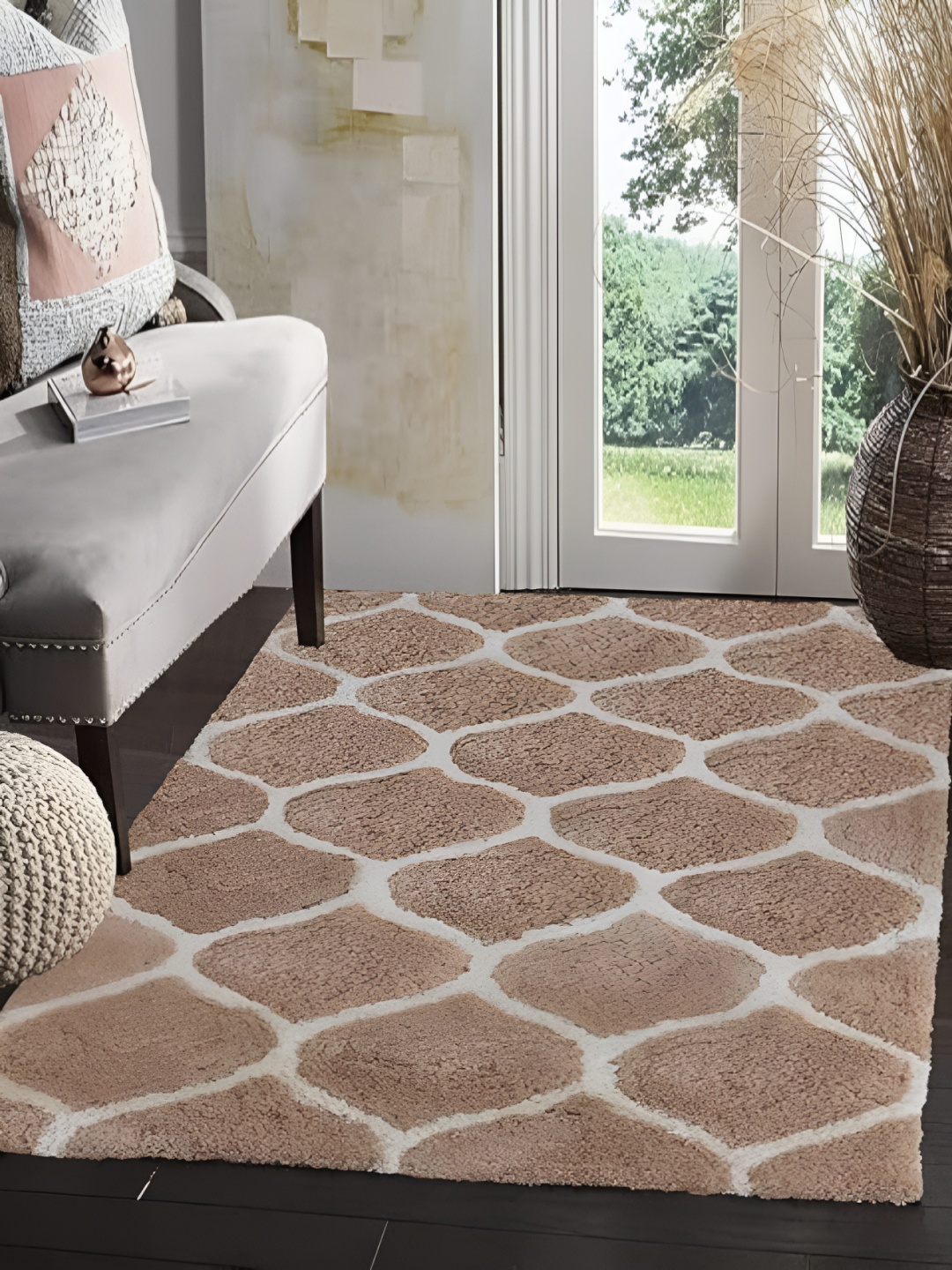 

Shopgallery Cream & White Geometric Anti-Skid Shaggy Carpet