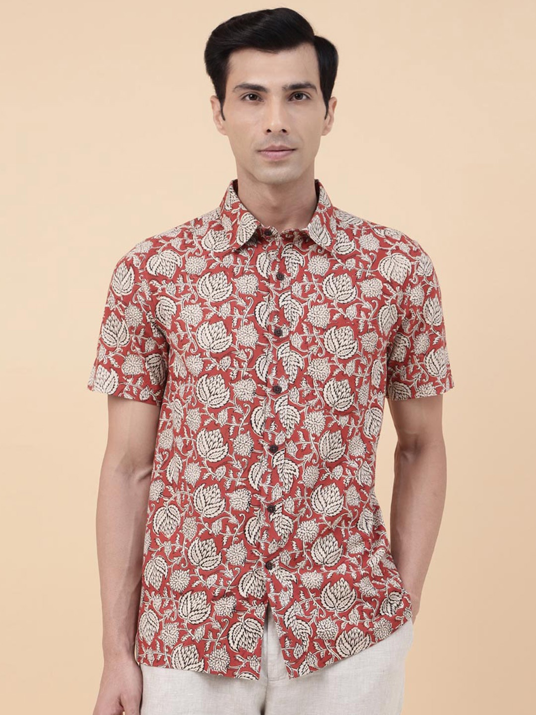 

Fabindia Floral Printed Spread Collar Cotton Opaque Casual Shirt, Red