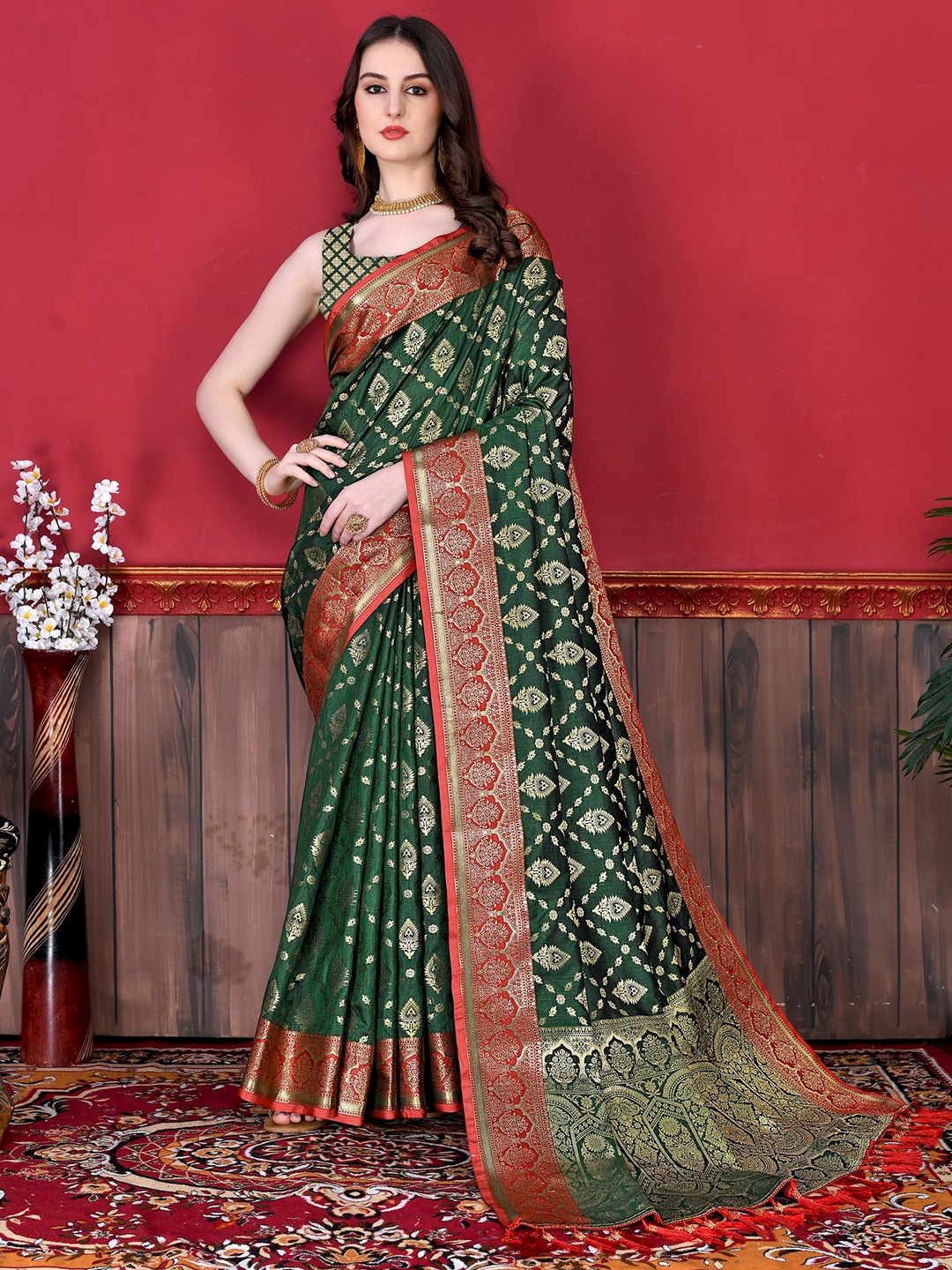

PHEASANT Woven Design Zari Kanjeevaram Saree, Green