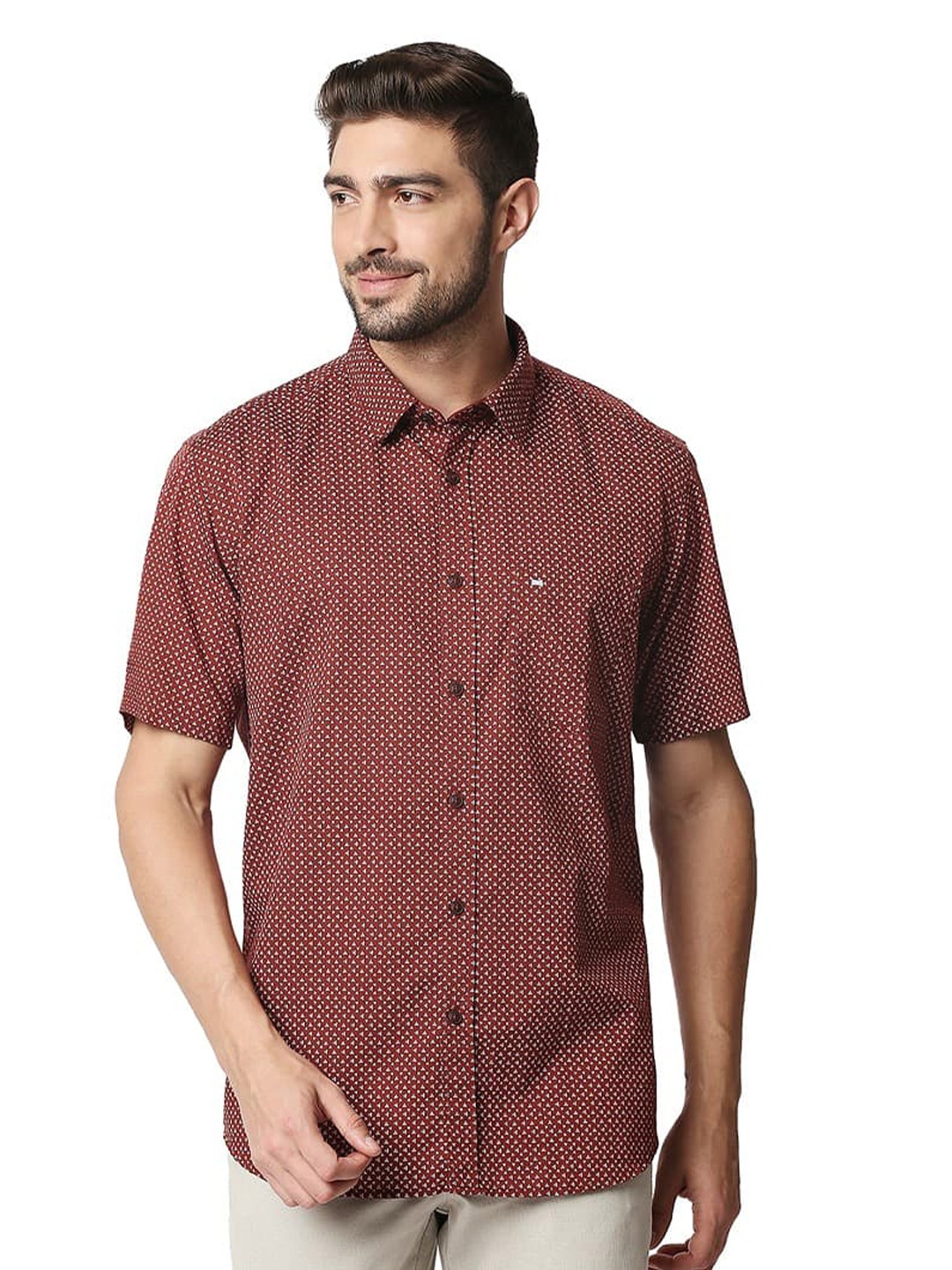 

Basics Slim Fit Printed Spread Collar Short Sleeves Casual Shirt, Maroon