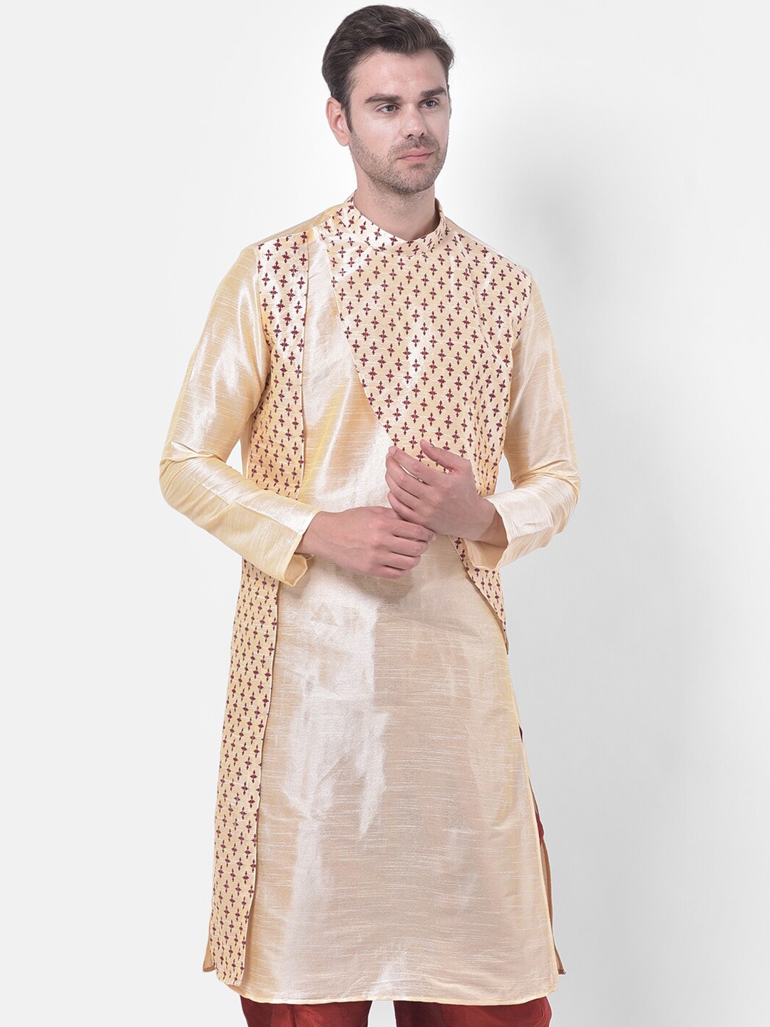 

DEYANN Mandarin Collar Thread Work Kurta, Gold