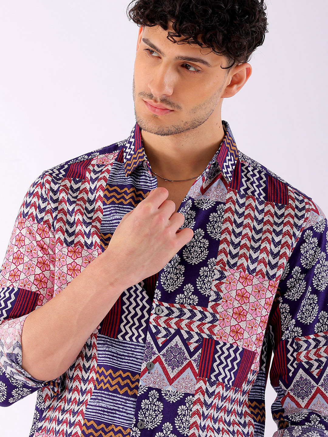 

The Indian Garage Co Men Slim Fit Geometric Printed Resortwear Shirt, Purple