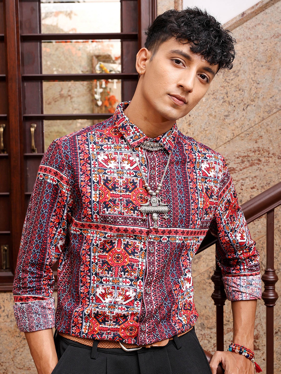 

The Indian Garage Co Men Slim Fit Indie Printed Resortwear Shirt, Multi
