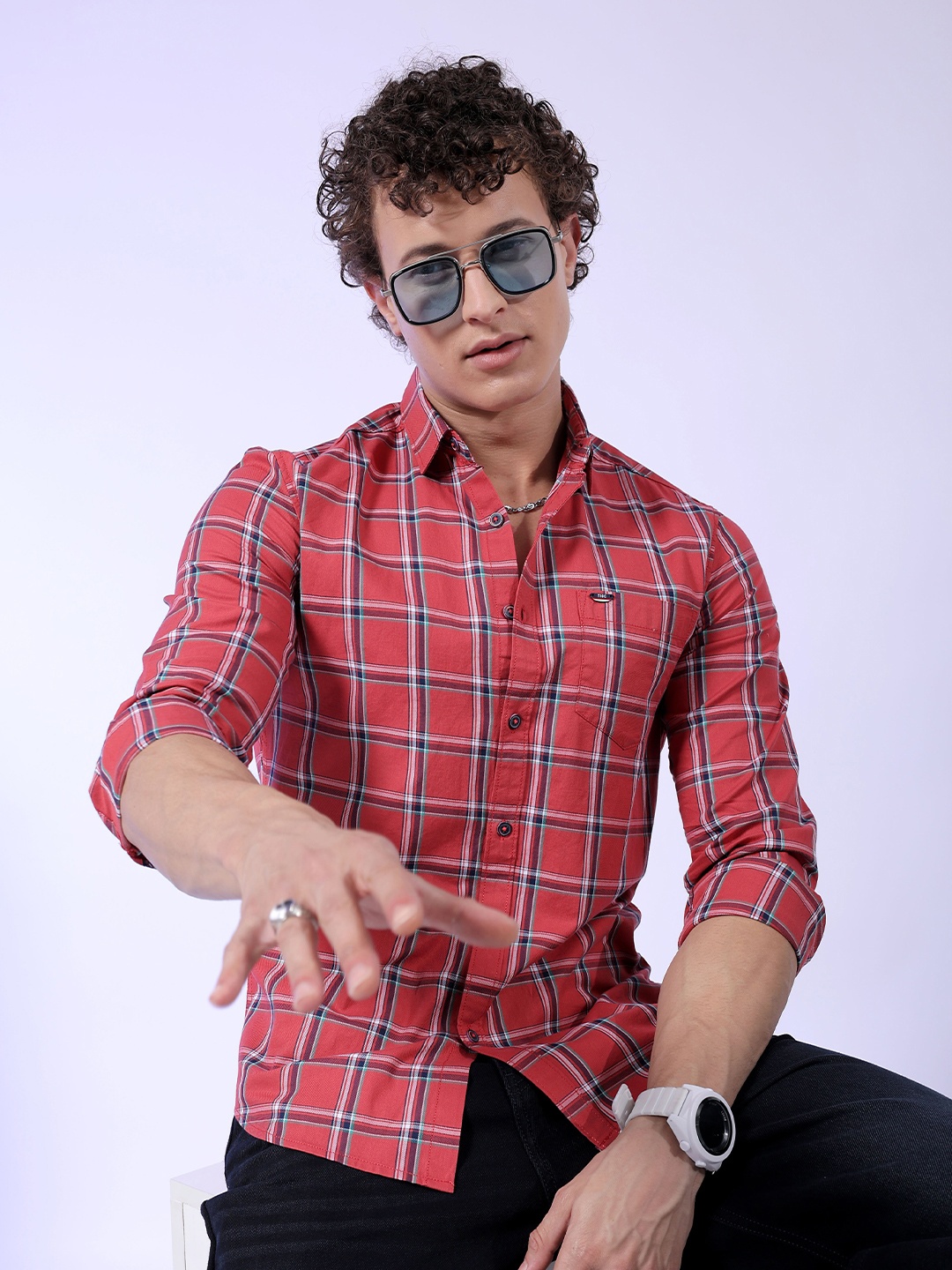 

The Indian Garage Co Red Slim Fit Tartan Checked Pure Cotton Casual Shirt