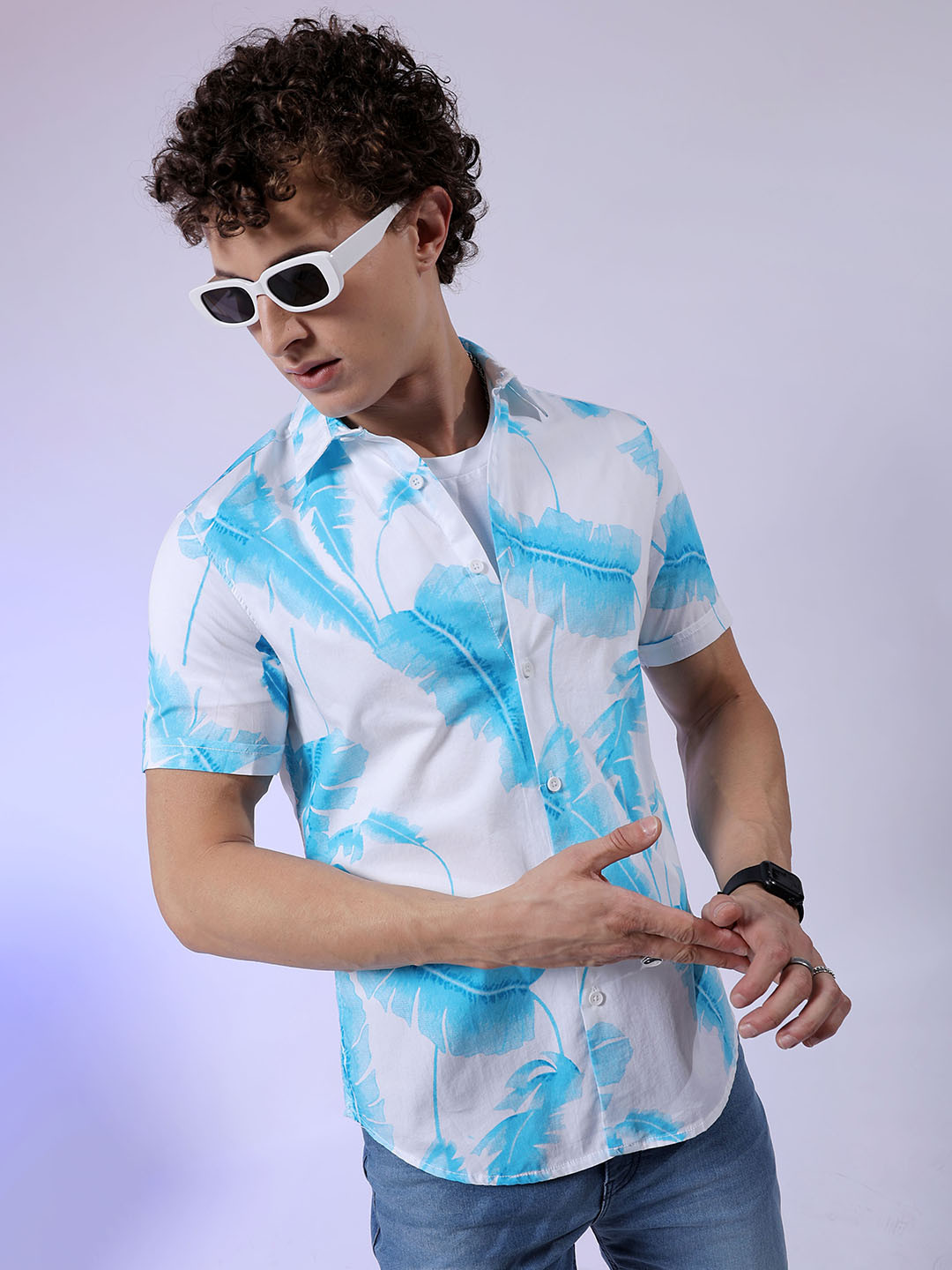 

The Indian Garage Co Men Spread Collar Slim Fit Floral Printed Resortwear Shirt, Blue