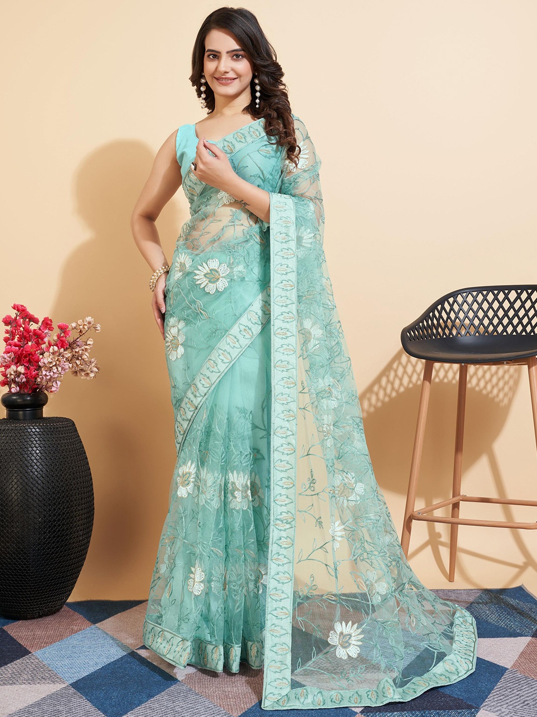 

VAIRAGEE Floral Embroidered Net Saree, Blue