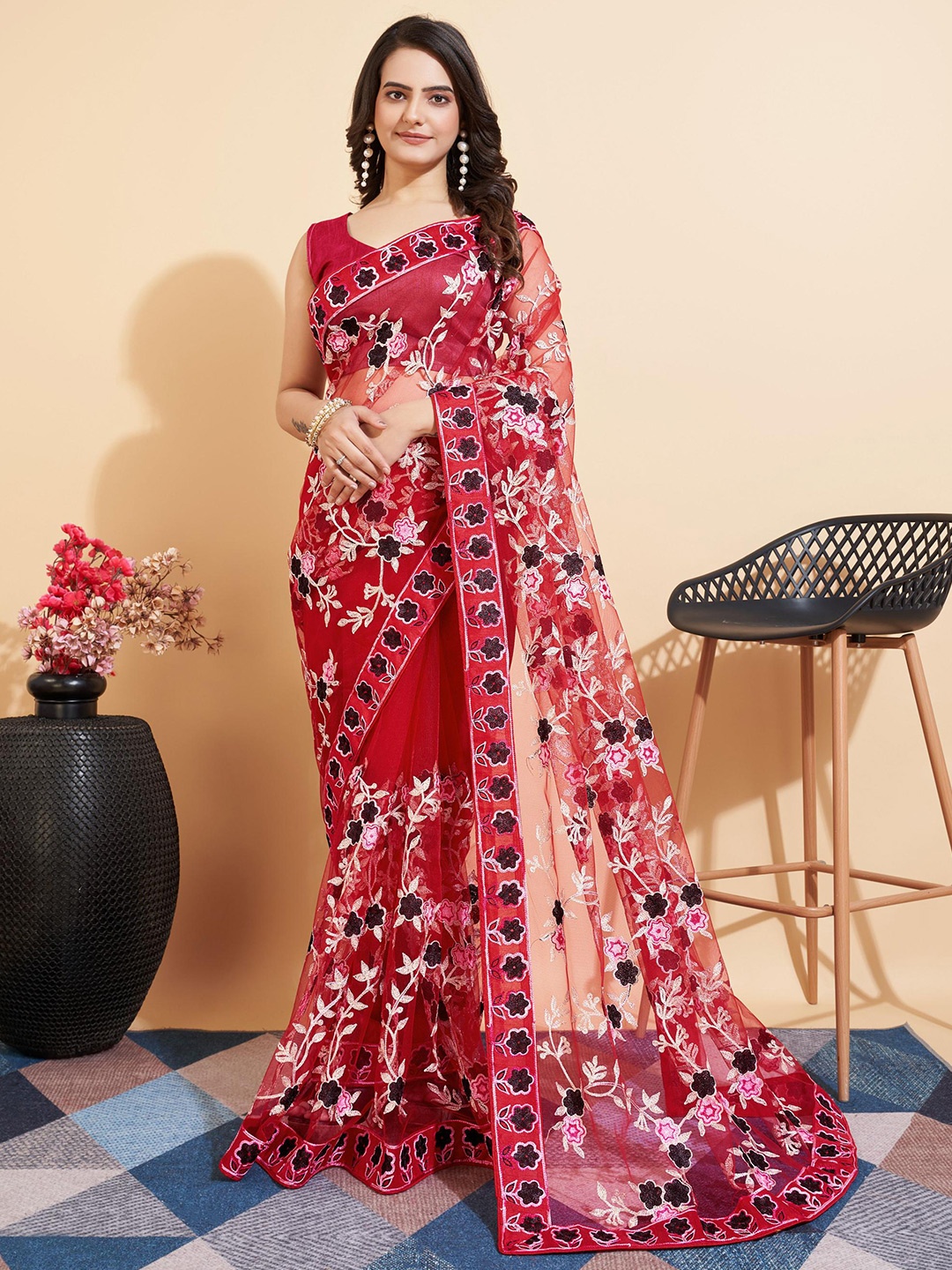 

VAIRAGEE Floral Embroidered Net Saree, Maroon