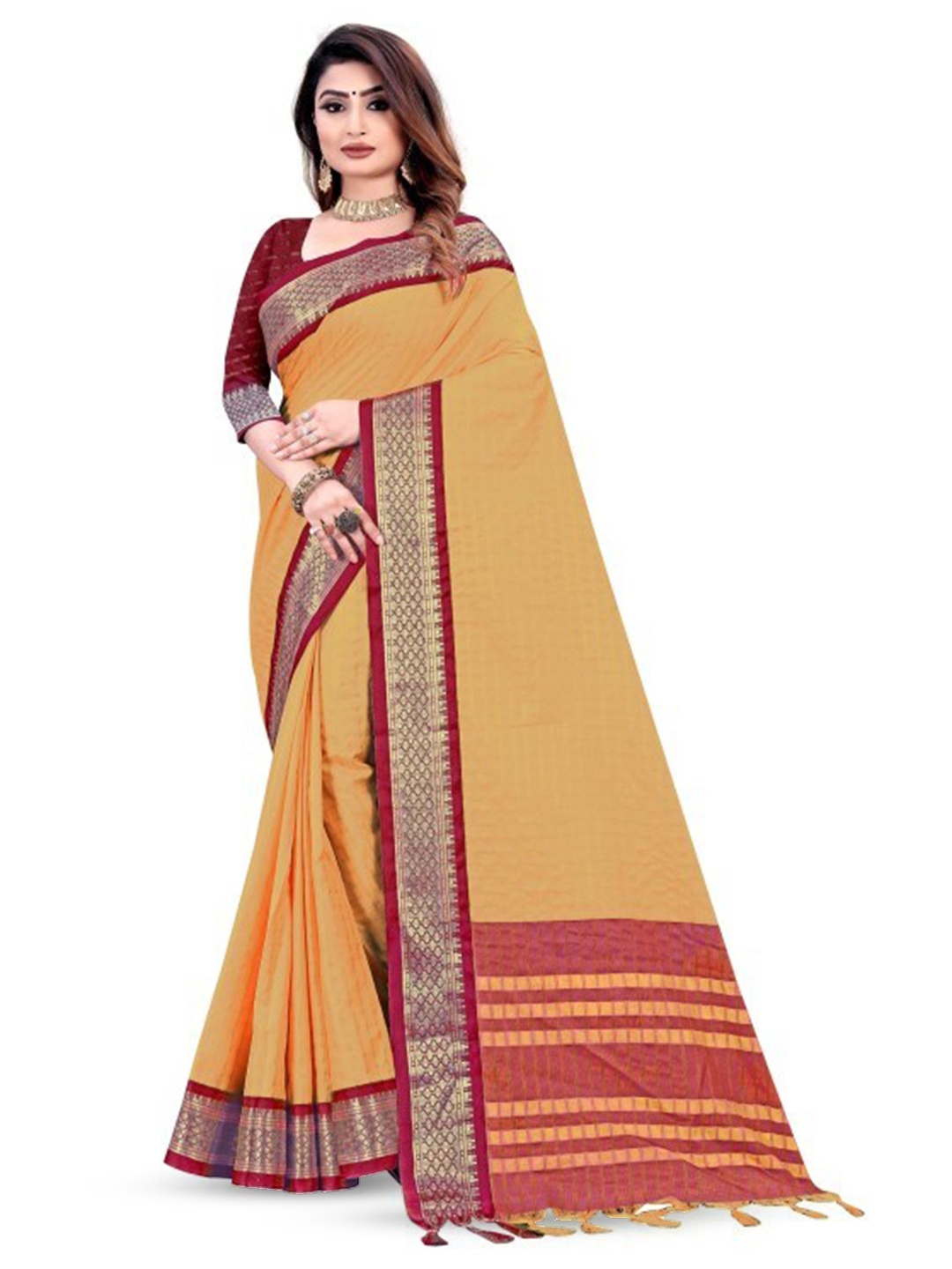 

Hensi sarees shop Woven Design Checked Zari Silk Cotton Pochampally Saree, Beige