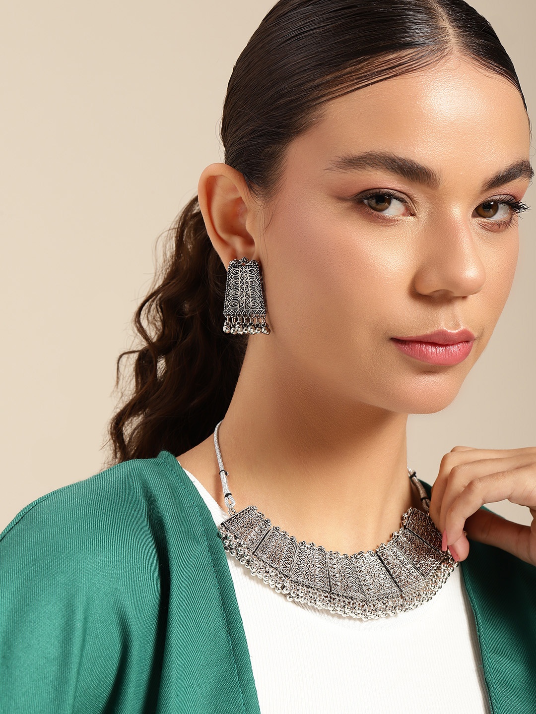 

Sangria Women Silver-Plated Oxidised Jewellery Set