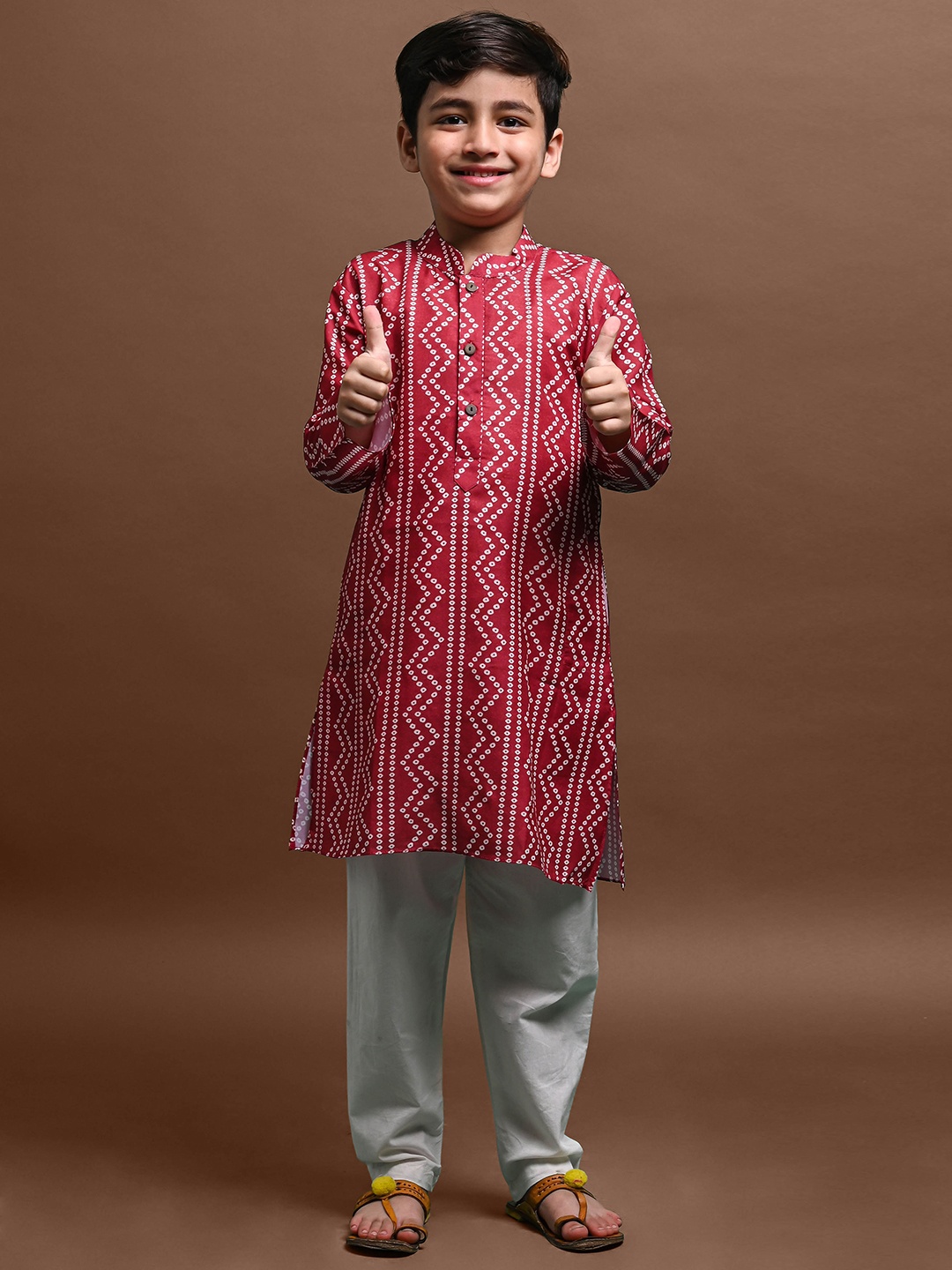 

VESHAM Boys Bandhani Printed Mandarin Collar Kurta, Maroon