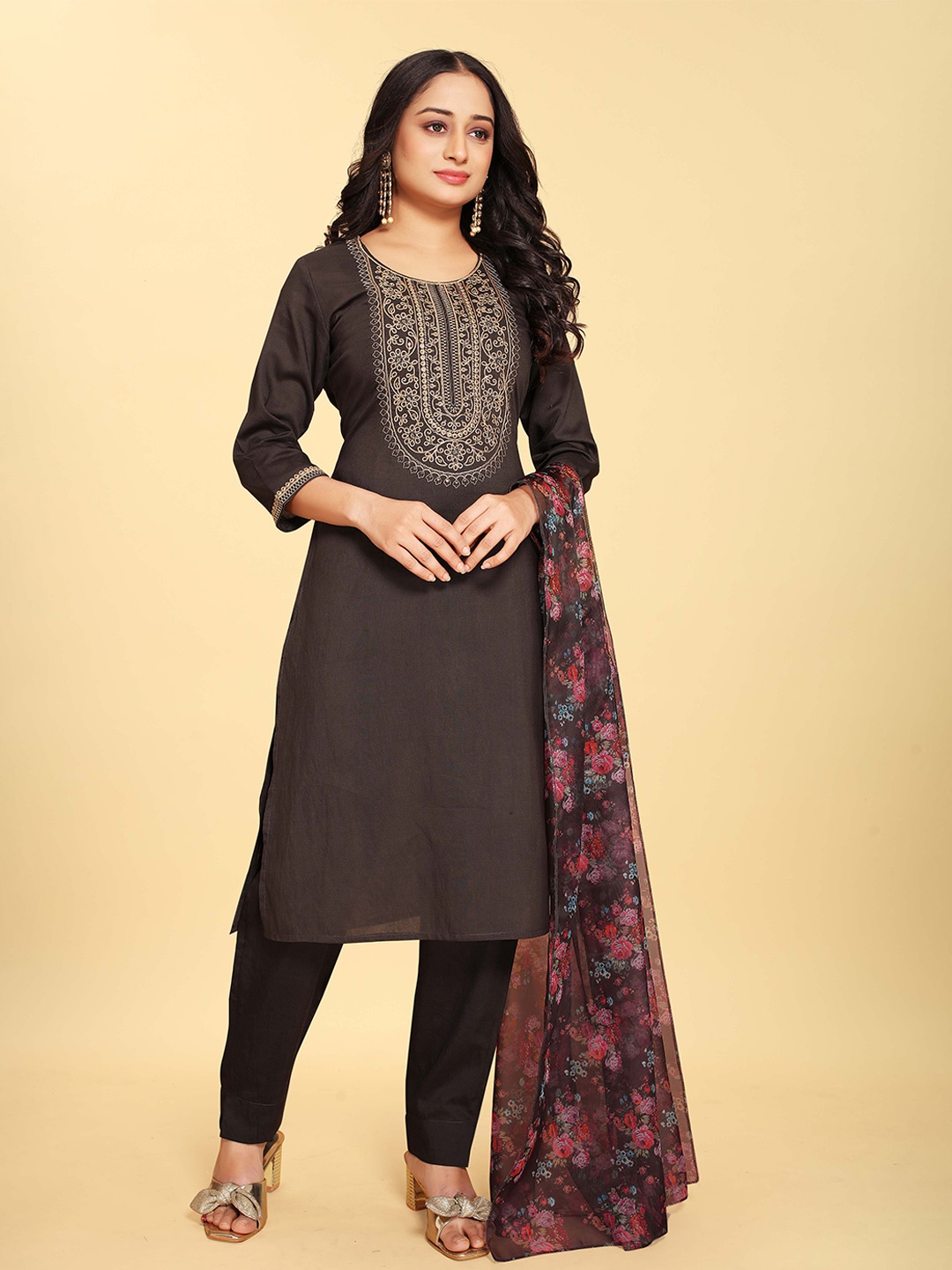 

Riti Ethnic Motifs Yoke Design Thread Work Chanderi Silk Kurta With Trousers & Dupatta, Black