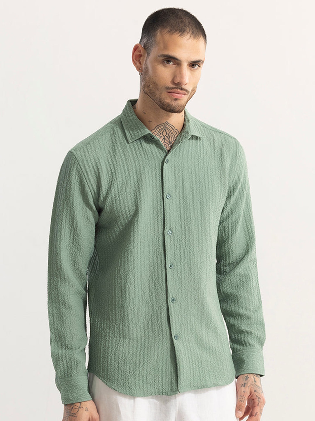 

Snitch Classic Slim Fit Textured Self Design Cotton Casual Shirt, Green