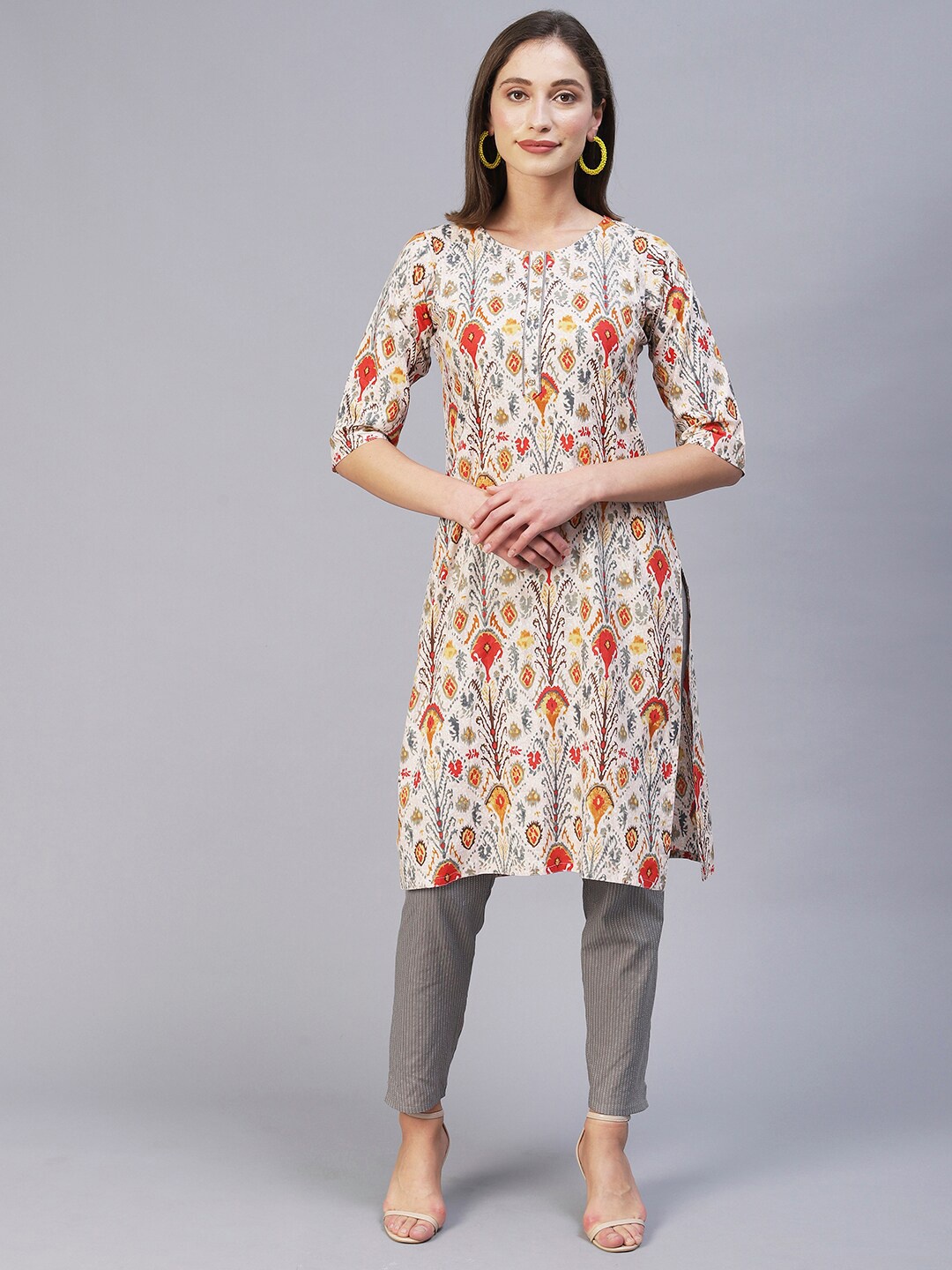 

AMRUTVARSHA CREATION Floral Printed Regular Thread Work Pure Cotton Kurta With Trousers, White