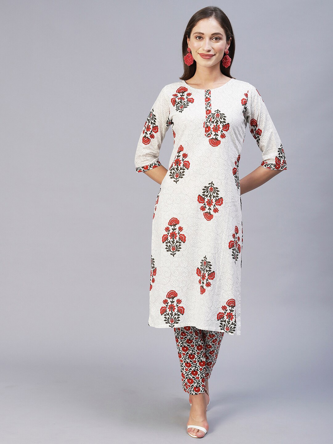 

AMRUTVARSHA CREATION Floral Printed Regular Pure Cotton Kurta with Trousers, White