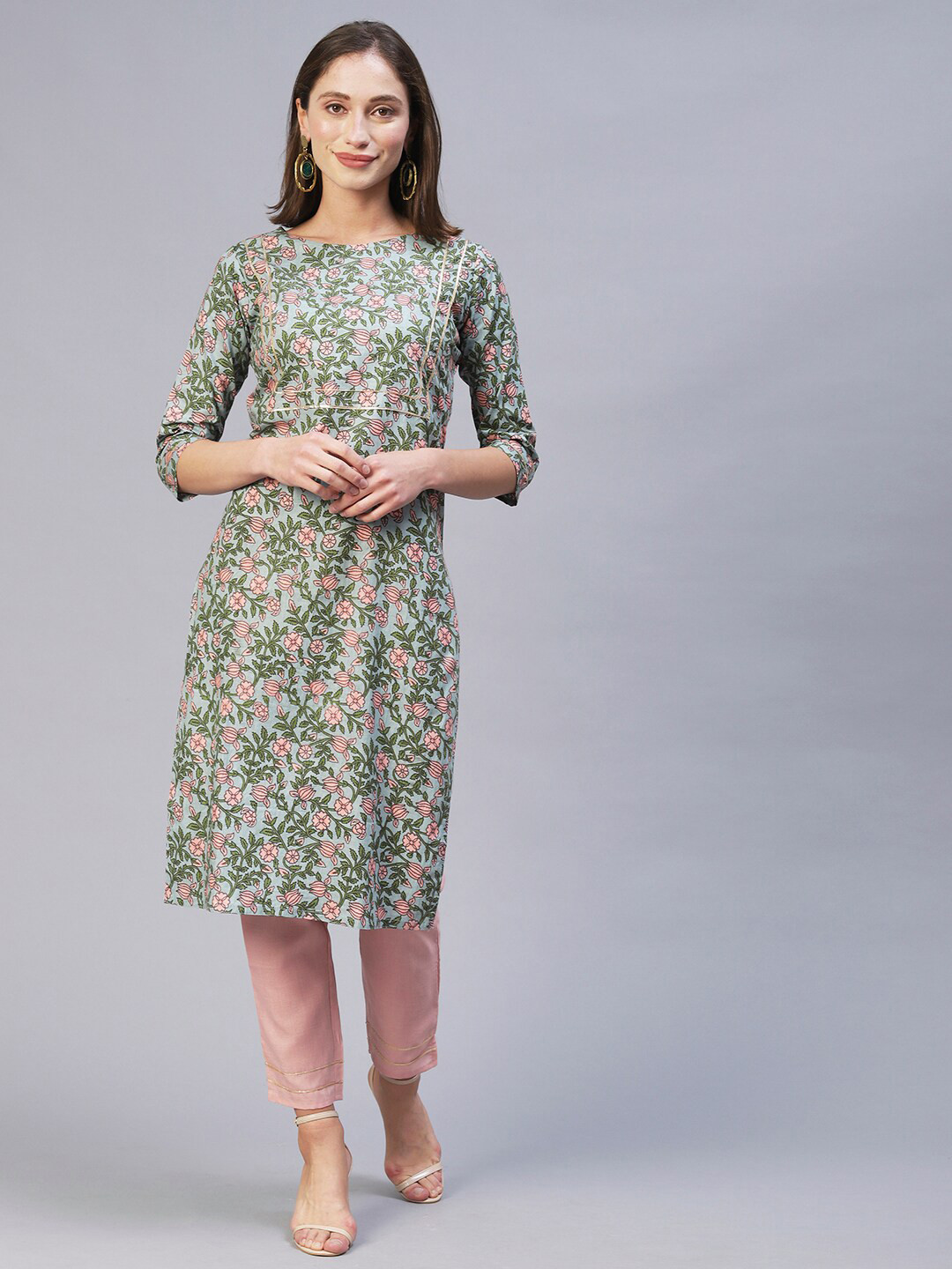 

AMRUTVARSHA CREATION Floral Printed Regular Pure Cotton Straight Kurta with Trousers, Grey