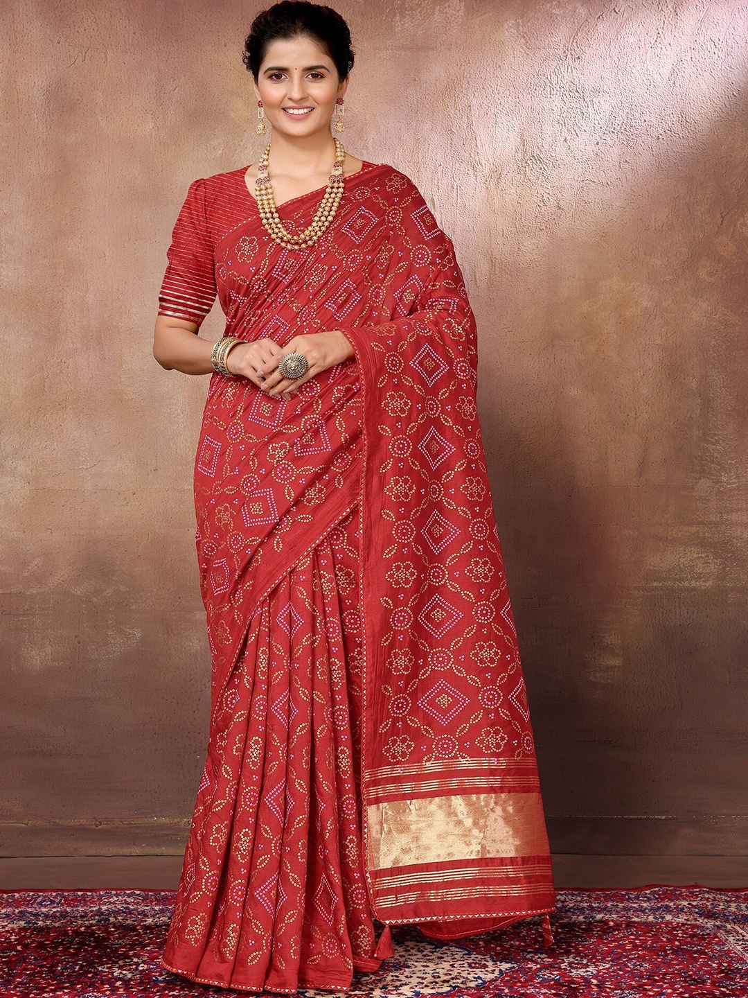 

FABMORA Printed Bandhani Chanderi Saree, Red