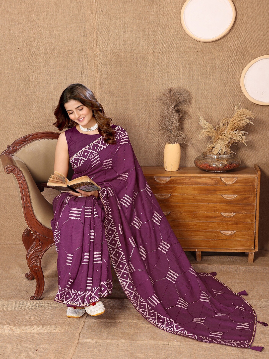 

FABMORA Embellished Sequinned Chanderi Saree, Purple