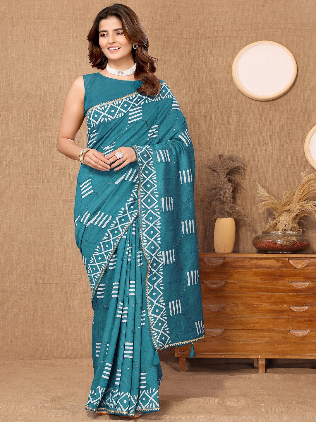 

FABMORA Geometric Printed Gotta Patti Chanderi Saree, Turquoise blue