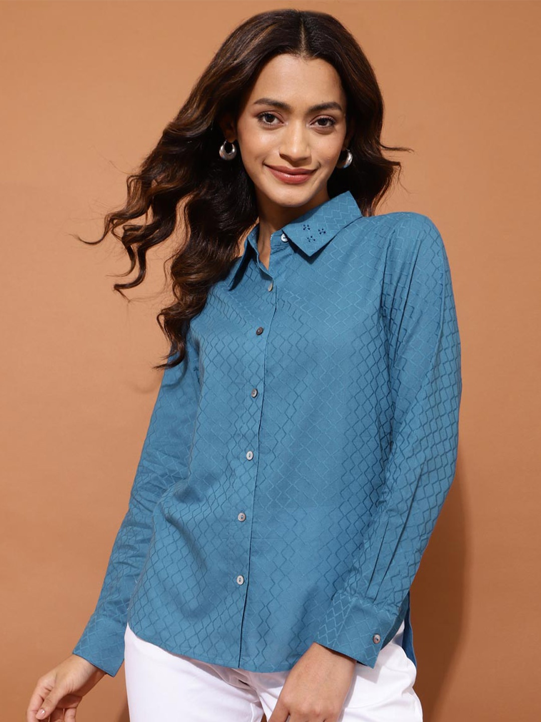 

Fabindia Self Design Opaque Cotton Casual Shirt, Blue