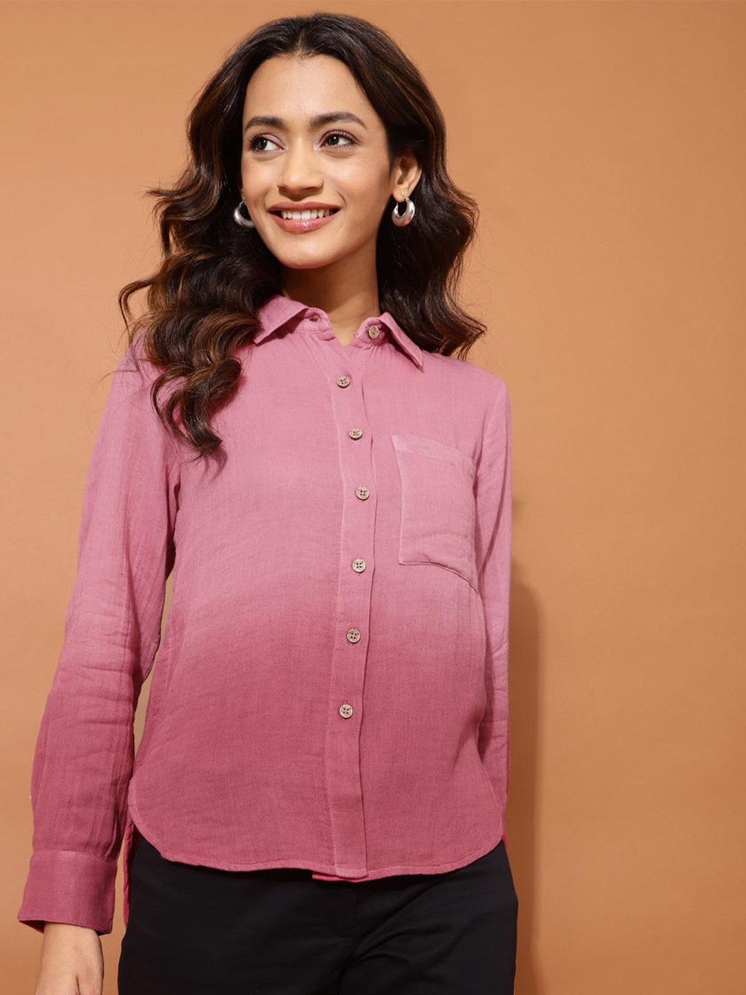 

Fabindia Spread Collar Opaque Cotton Casual Shirt, Red
