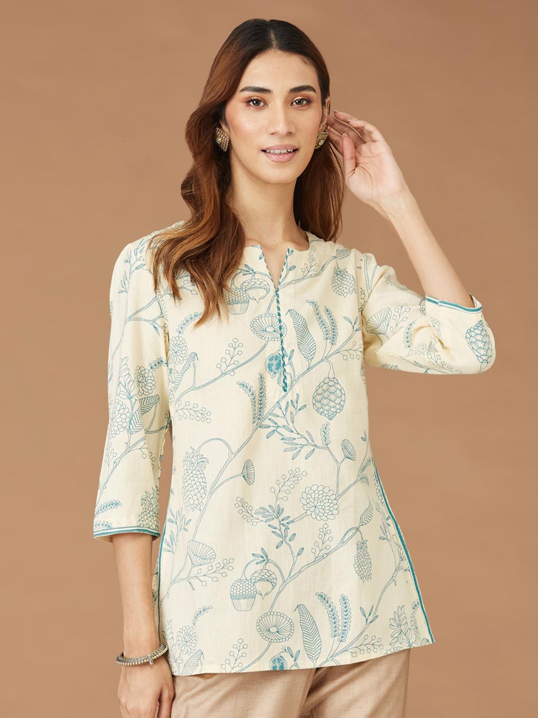 

Fabindia Paisley Printed Notch Neck Straight Kurta, Beige