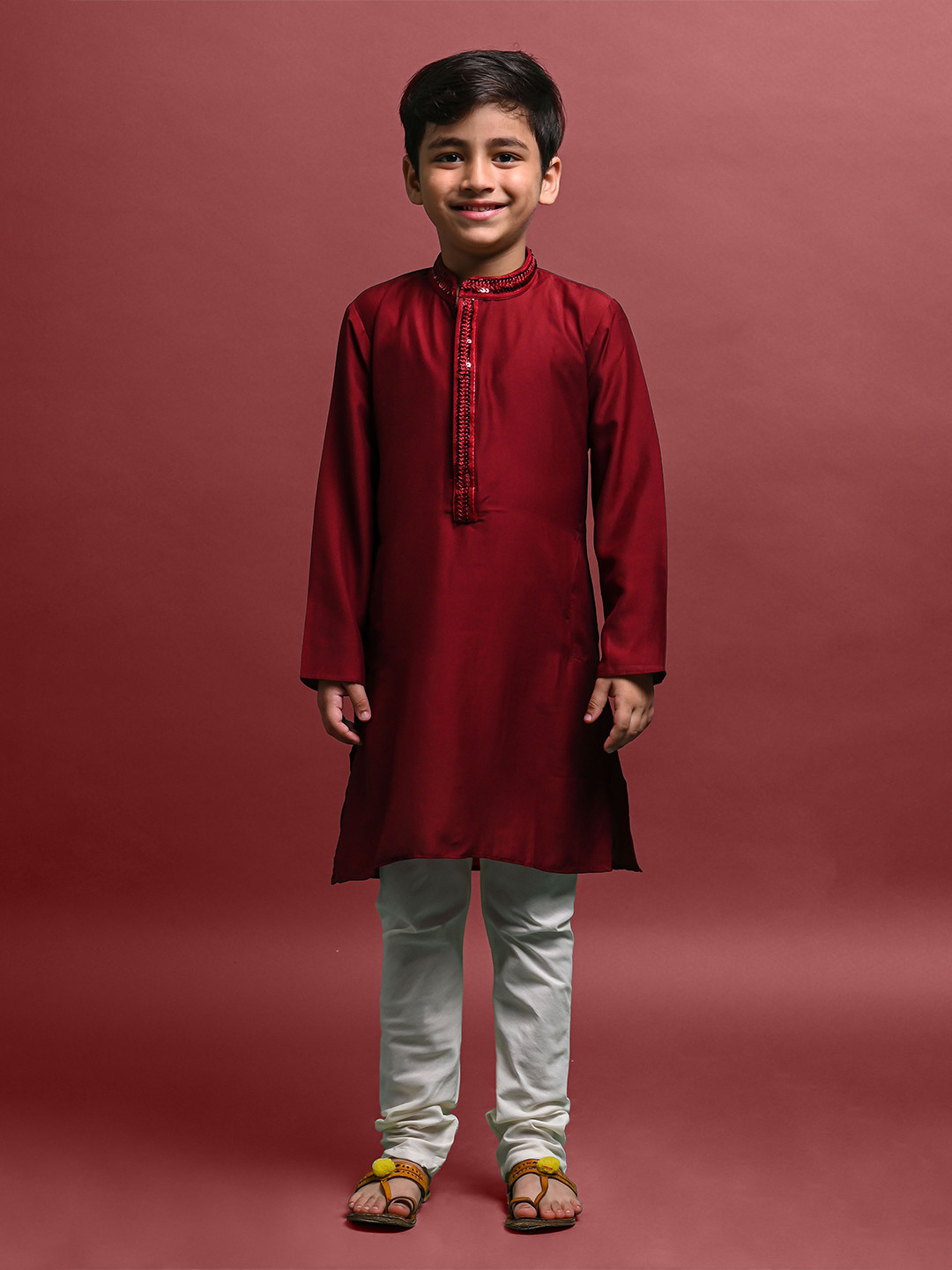 

VESHAM Boys Mandarin Collar Sequined Straight Kurta, Maroon