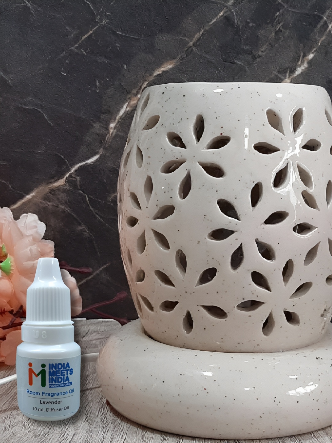 

INDIA MEETS INDIA Off White Flower Ceramic Electric Aroma Oil Diffuser & Lavender Oil 10ml