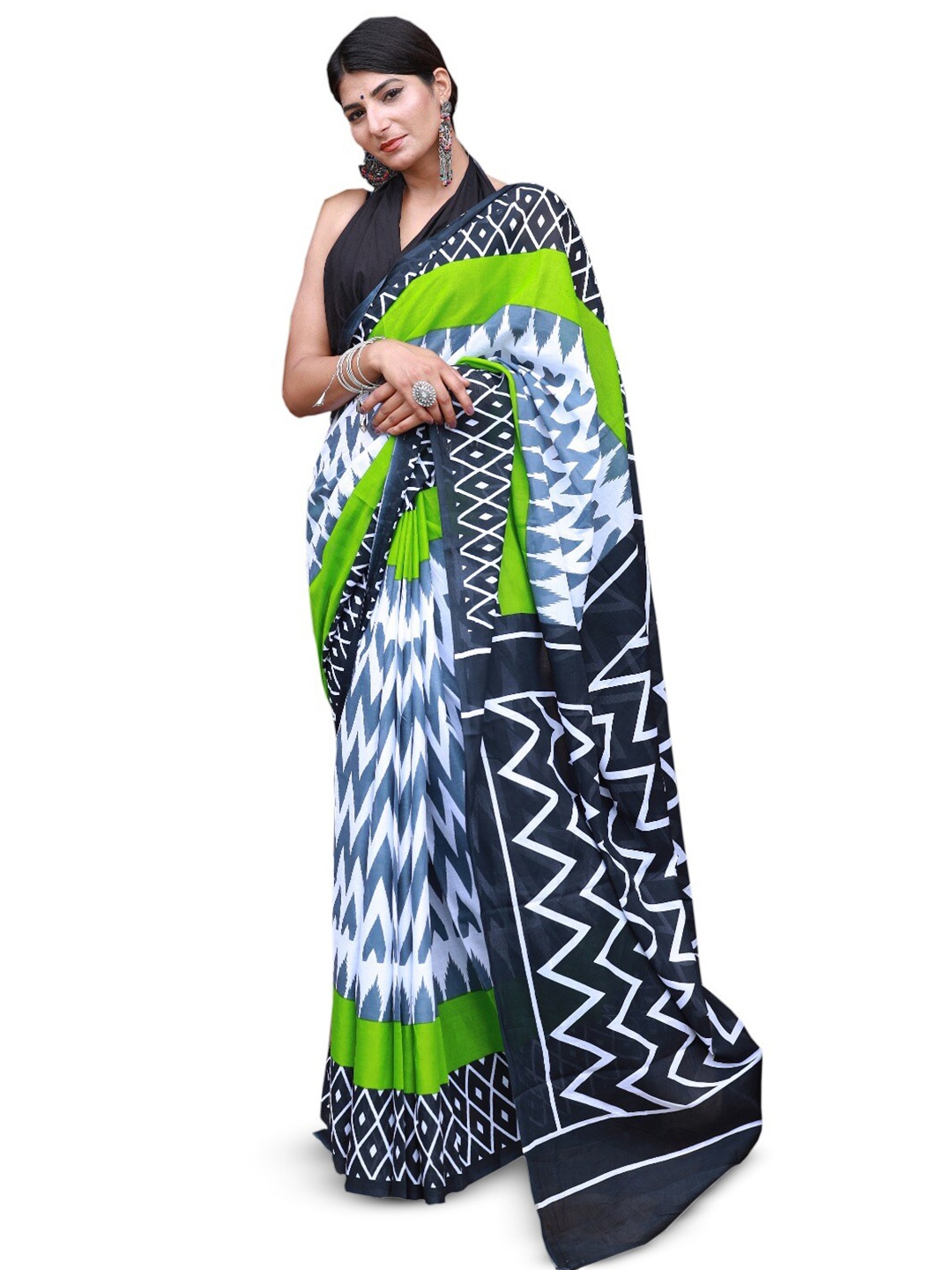 

JALTHER Geometric Printed Block Print Pure Cotton Saree, Green