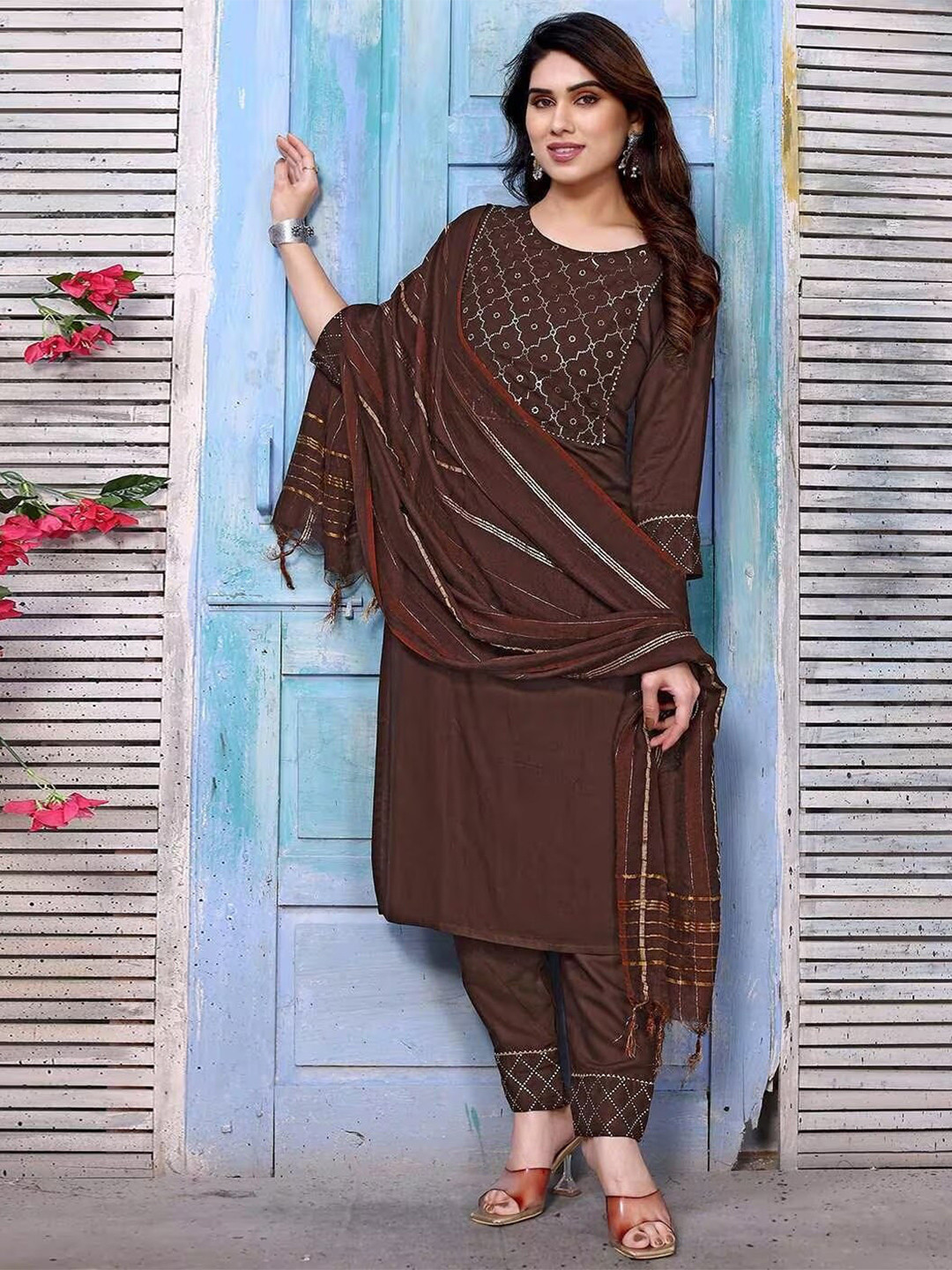 

Twika Geometric Printed Gotta Patti Regular Kurta With Trousers & Dupatta, Coffee brown