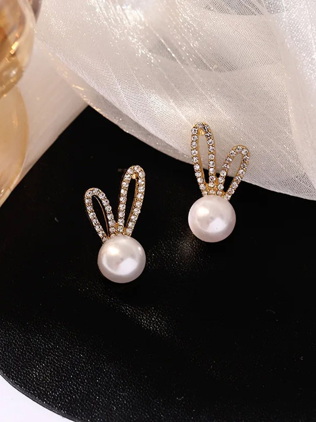 

FIMBUL Gold-Toned Stainless Steel Artificial Stones Studded & Beads Beaded Drop Earrings
