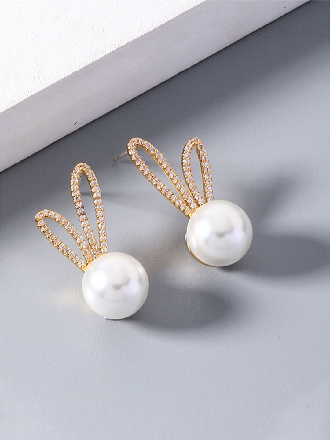 

VAGHBHATT Gold-Plated Animal Shaped Pearls & Stone Studded Drop Earrings