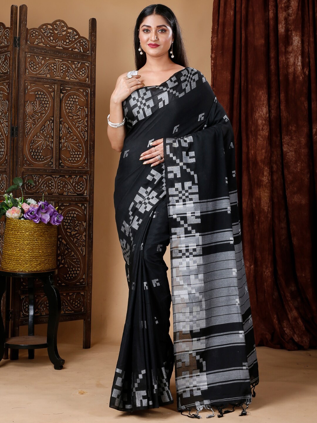 

Ruuprekha Woven Design Zari Silk Cotton Khadi Saree, Black