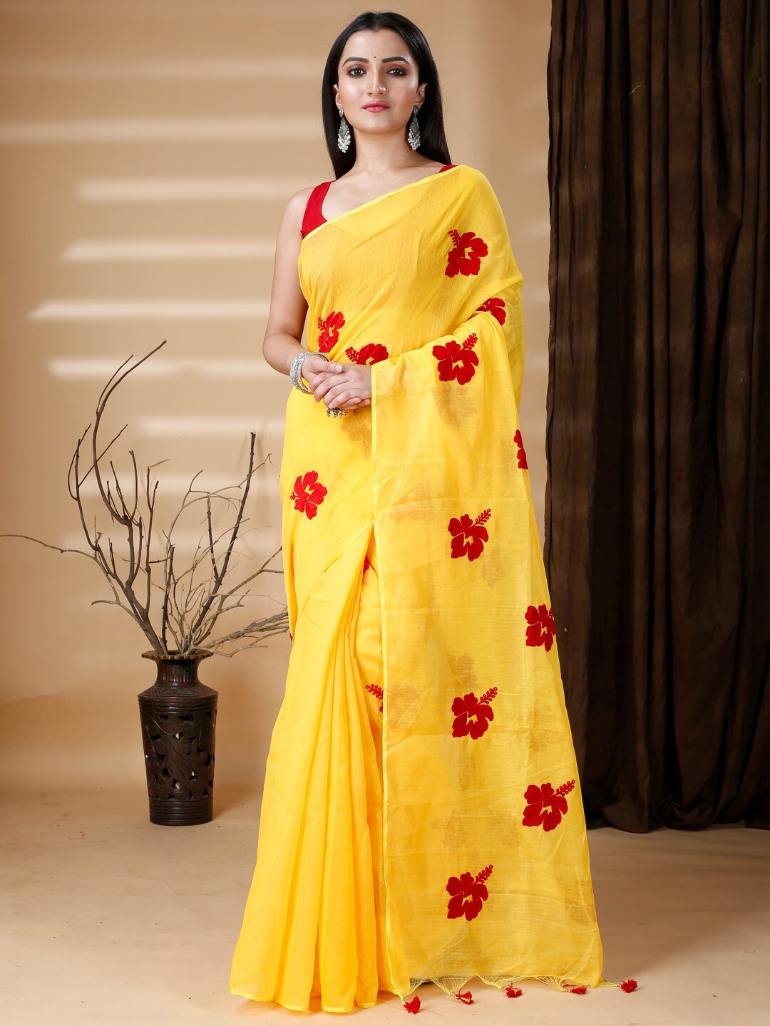 

Ruuprekha Floral Embroidered Woven Design Khadi Saree, Yellow