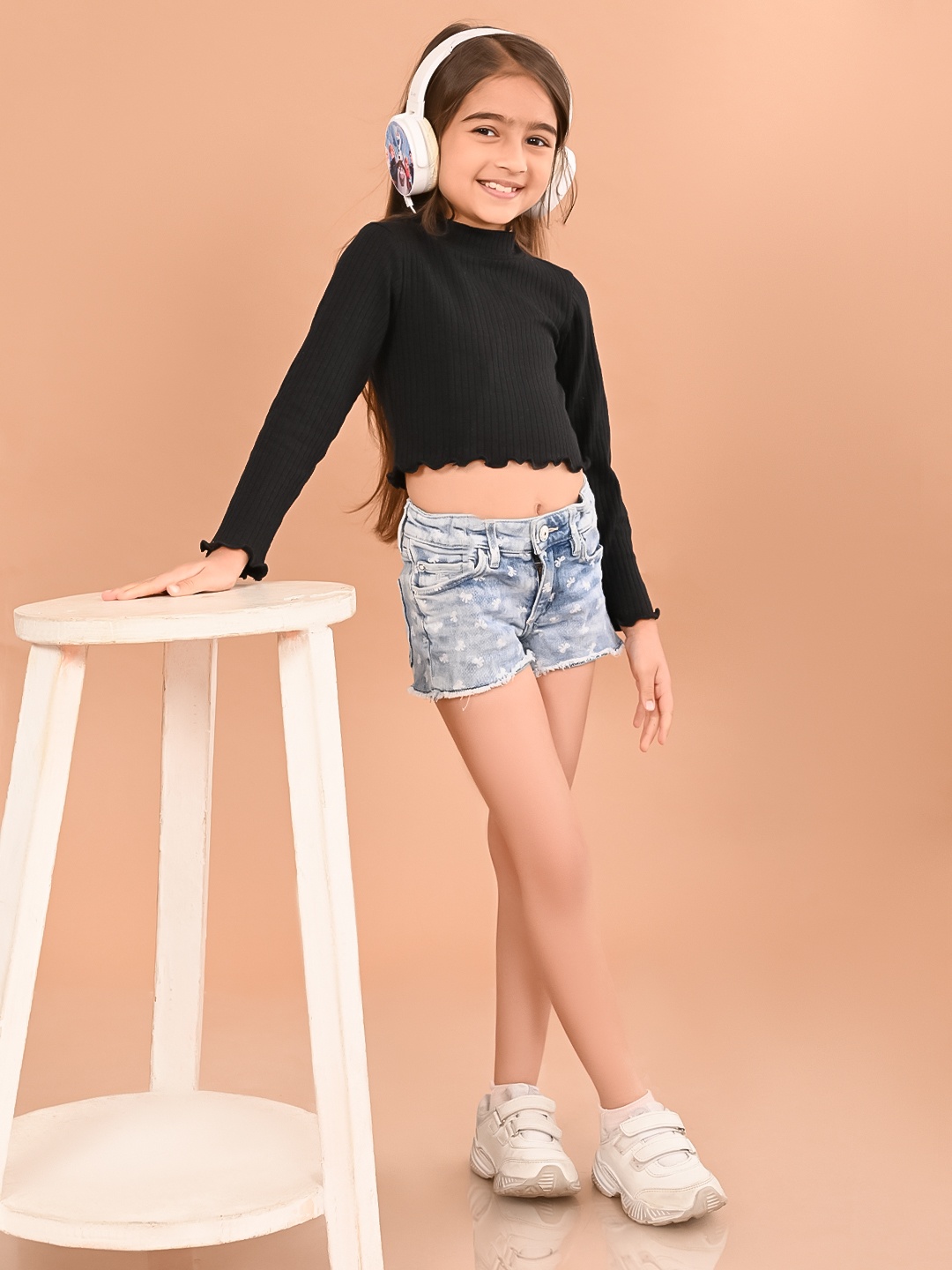 

LilPicks High Neck Cotton Fitted Crop Top, Black