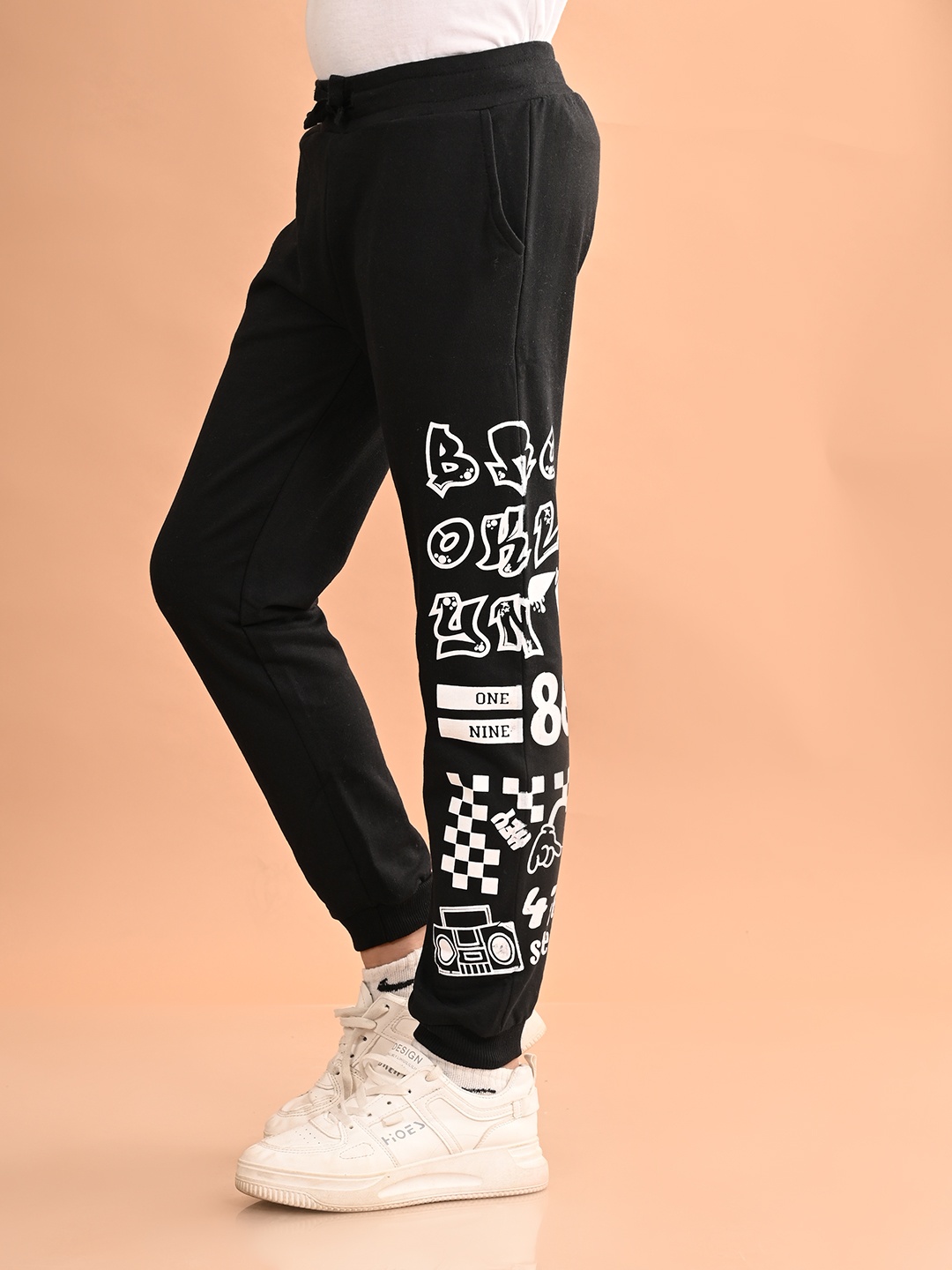 

LilPicks Boys Abstract Printed Mid-Rise Cotton Joggers, Grey