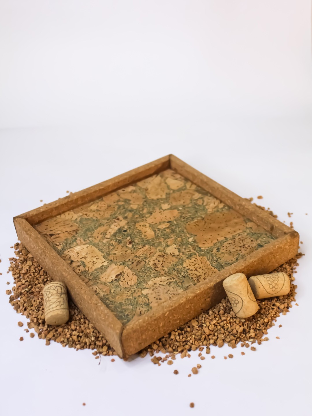 

Raw Yarns Green Textured Cork Serving Tray