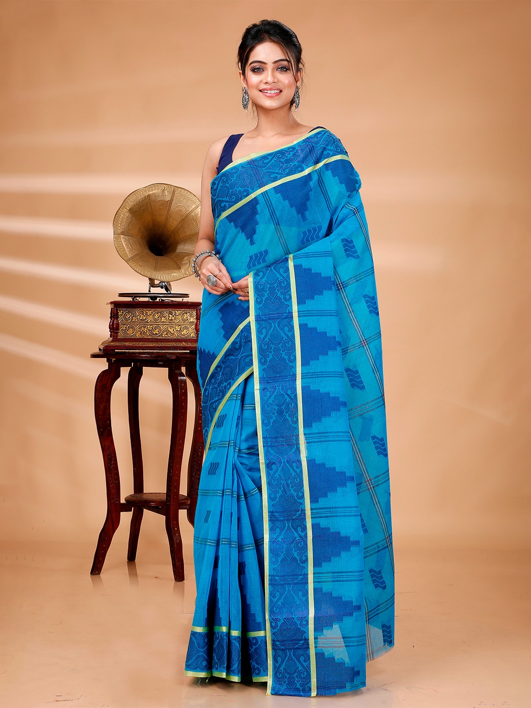

DipDiya Ethnic Woven Design Pure Cotton Taant Saree, Blue