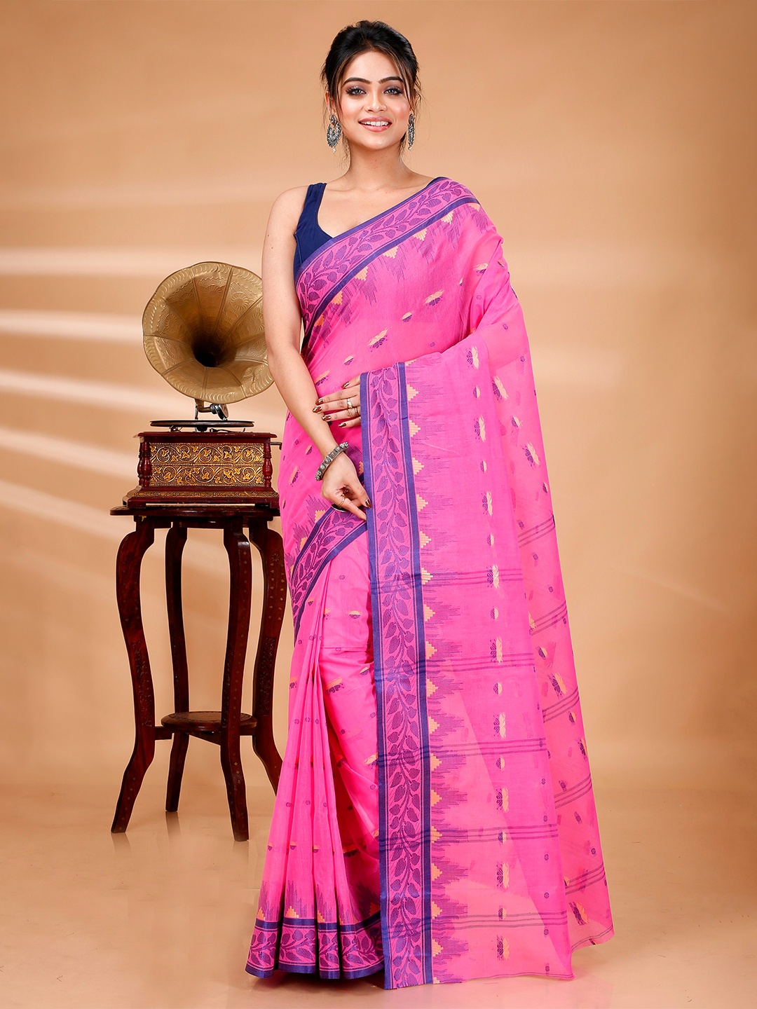 

DipDiya Ethnic Woven Design Pure Cotton Taant Saree, Pink