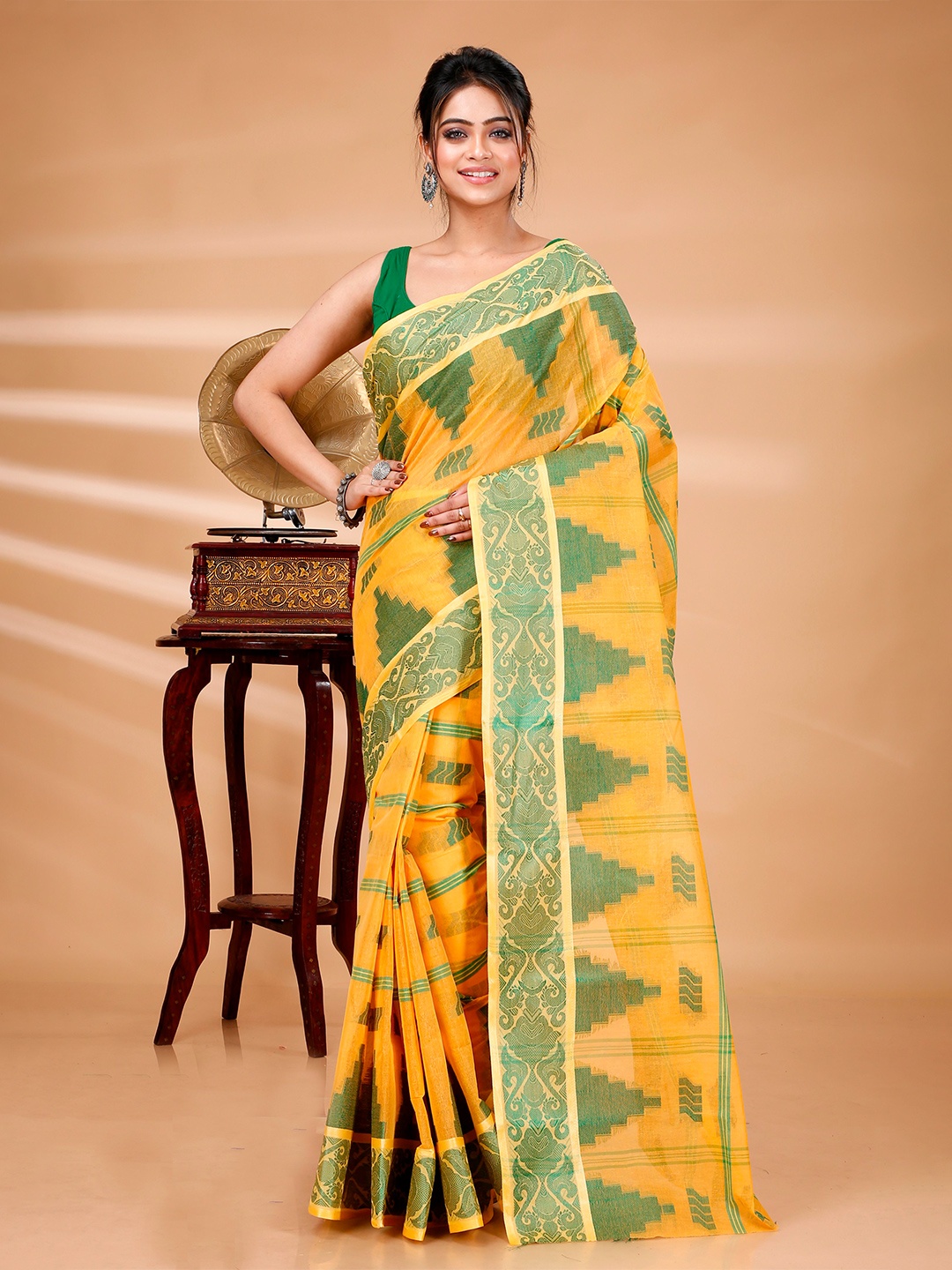 

DipDiya Ethnic Woven Design Pure Cotton Taant Saree, Yellow
