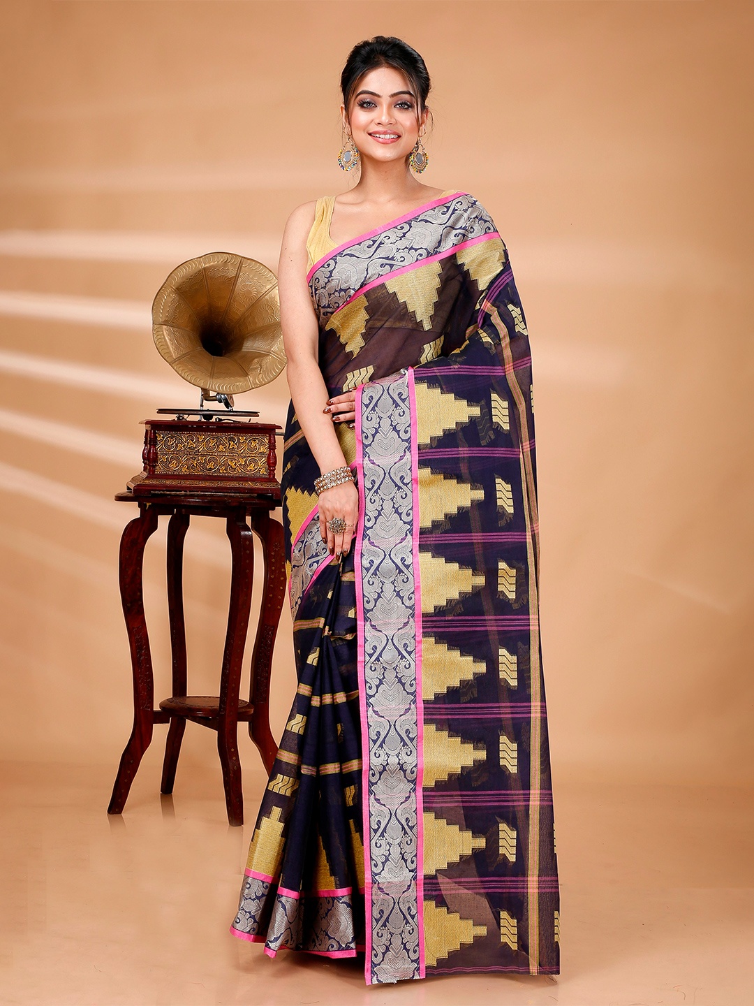 

DipDiya Geometric Woven Design Pure Cotton Taant Zari Saree, Blue