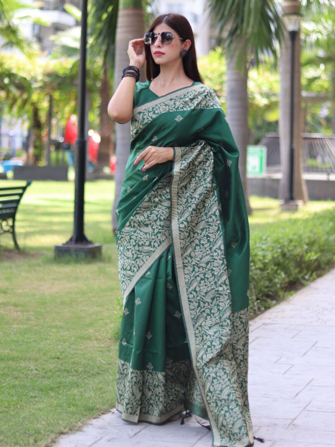 

NK Textiles Green & Gold-Toned Woven Design Zari Bhagalpuri Saree