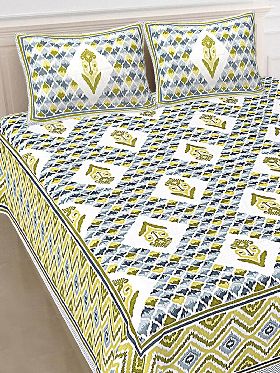 

SHOOLIN Green & White Floral 144 TC King Bedsheet with 2 Pillow Covers