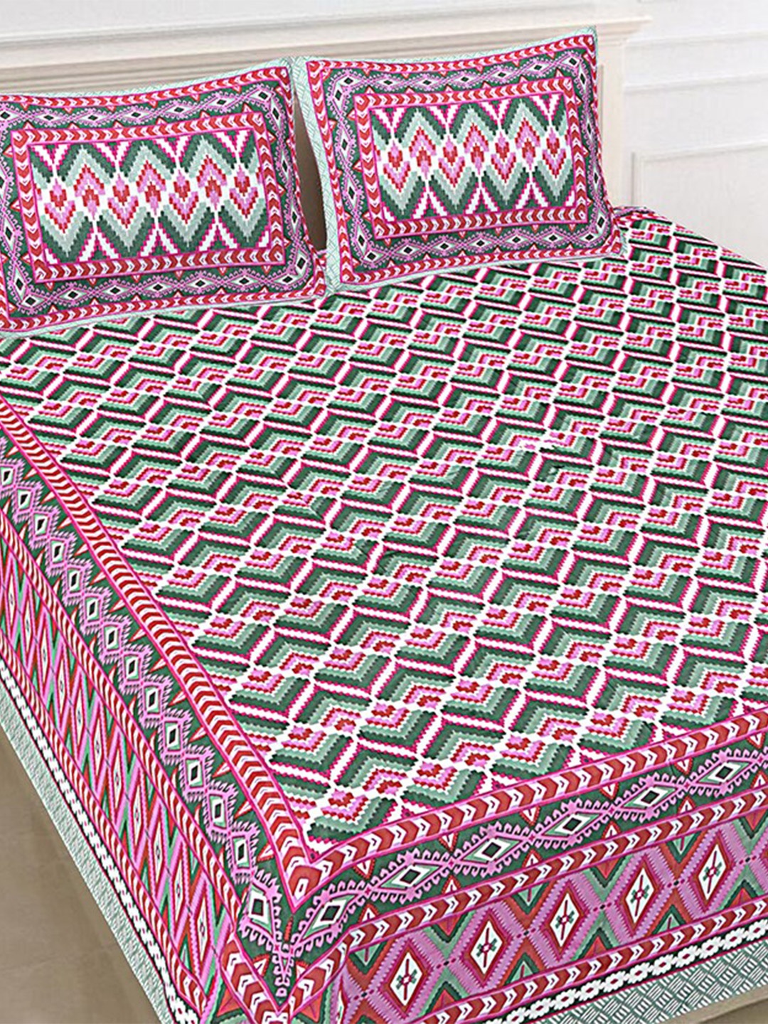 

SHOOLIN Green & Pink Geometric 144 TC King Bedsheet with 2 Pillow Covers
