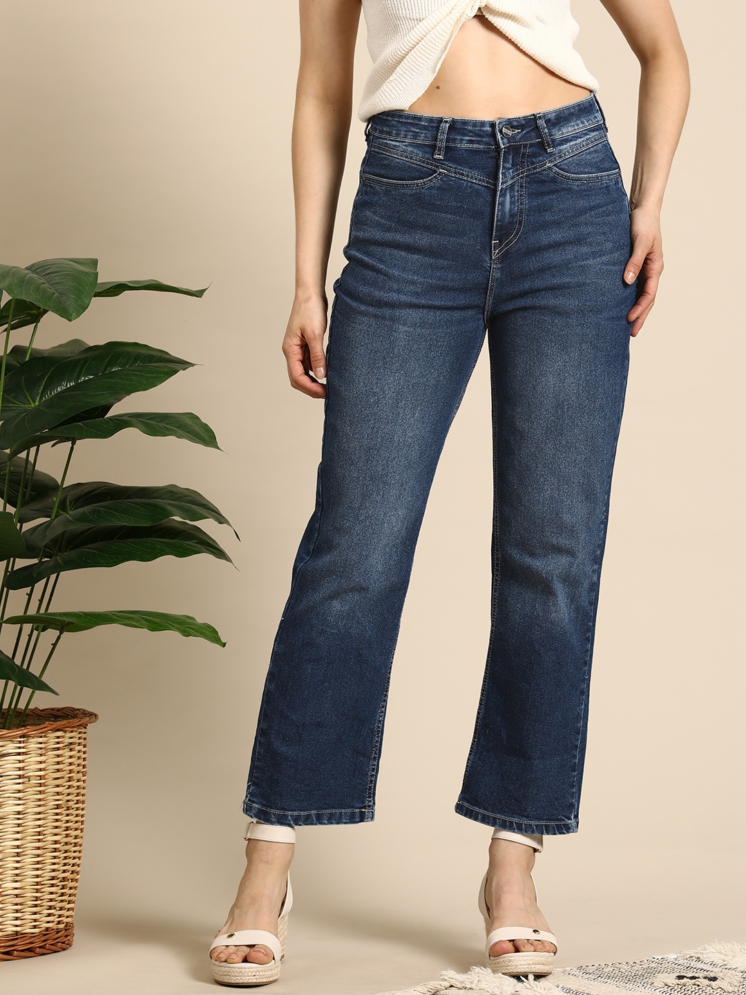 

Mast & Harbour Women Straight Fit Light Fade Stretchable Jeans, Navy blue