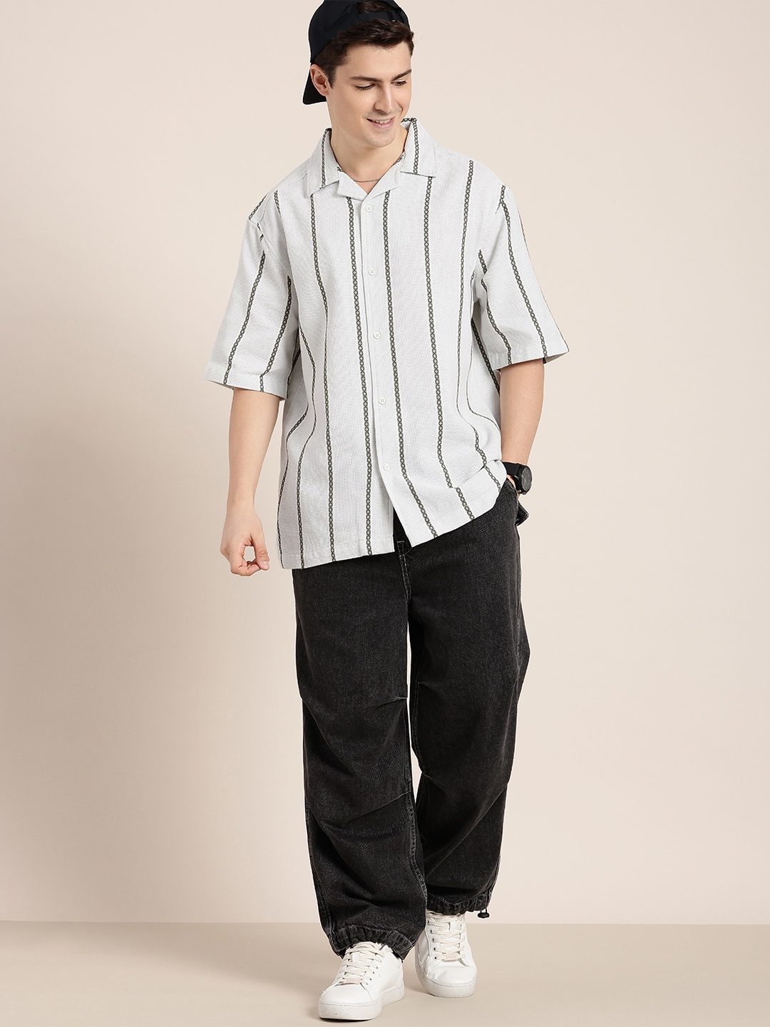 

HERE&NOW Vertical Stripes Self Design Relaxed Fit Knitted Casual Shirt, White